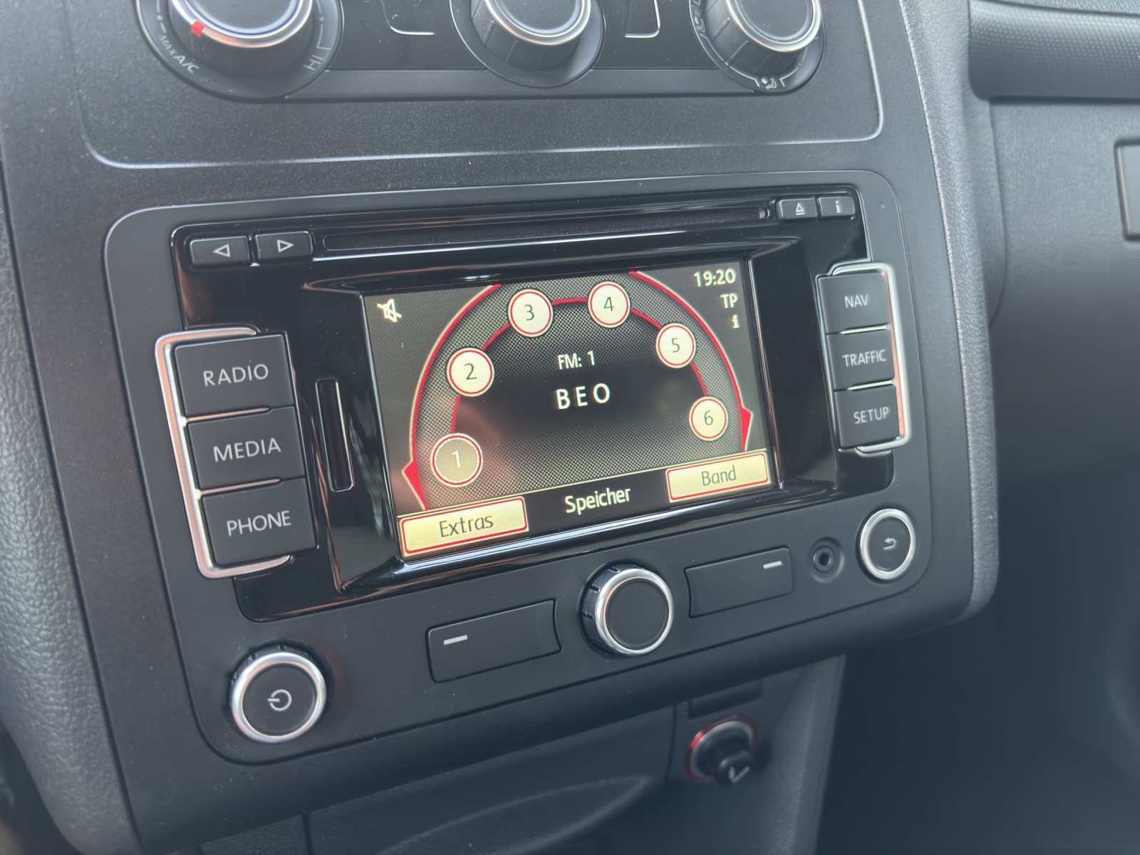 VW Caddy 1.6 TDI-image-9