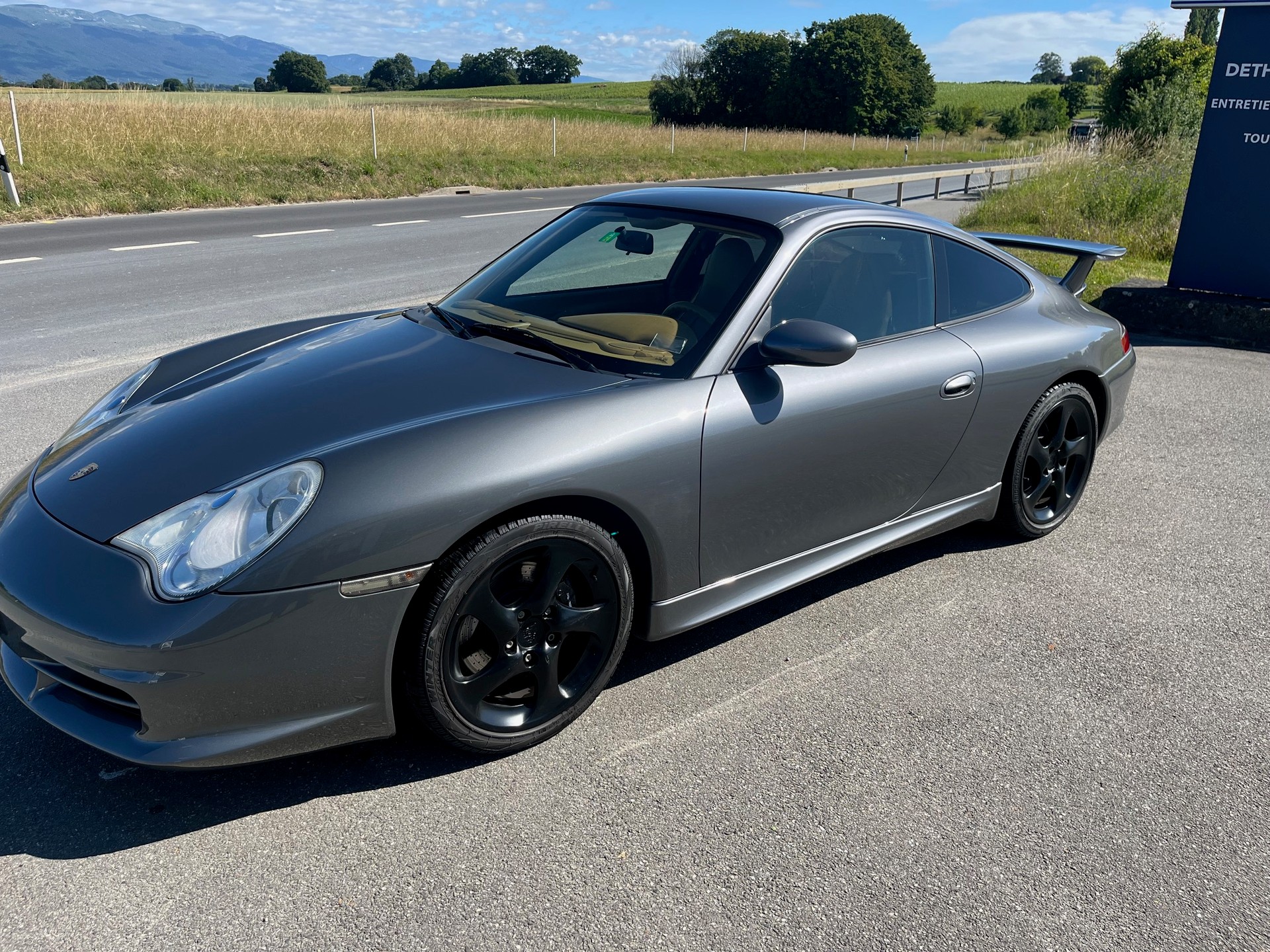 PORSCHE CARRERA-image-0