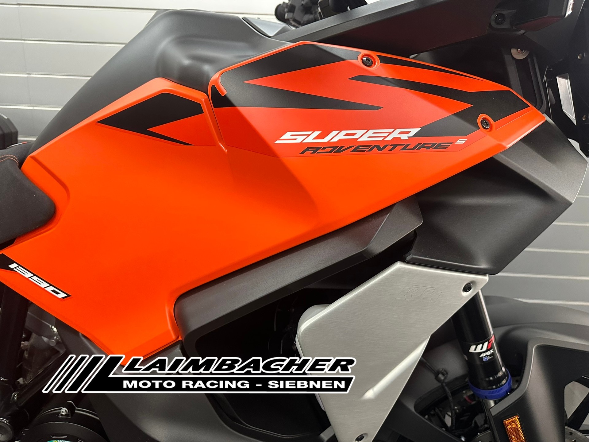 KTM 1390 Super Adventure S EVO-showroom-element-1