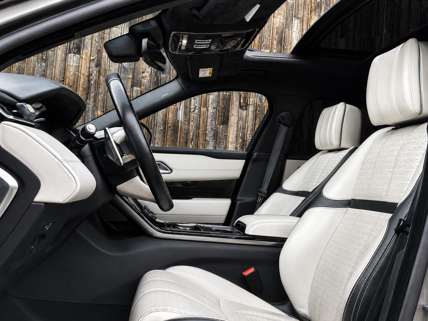 LAND ROVER Range Rover Velar D 300 First Edition Automatic-image-8