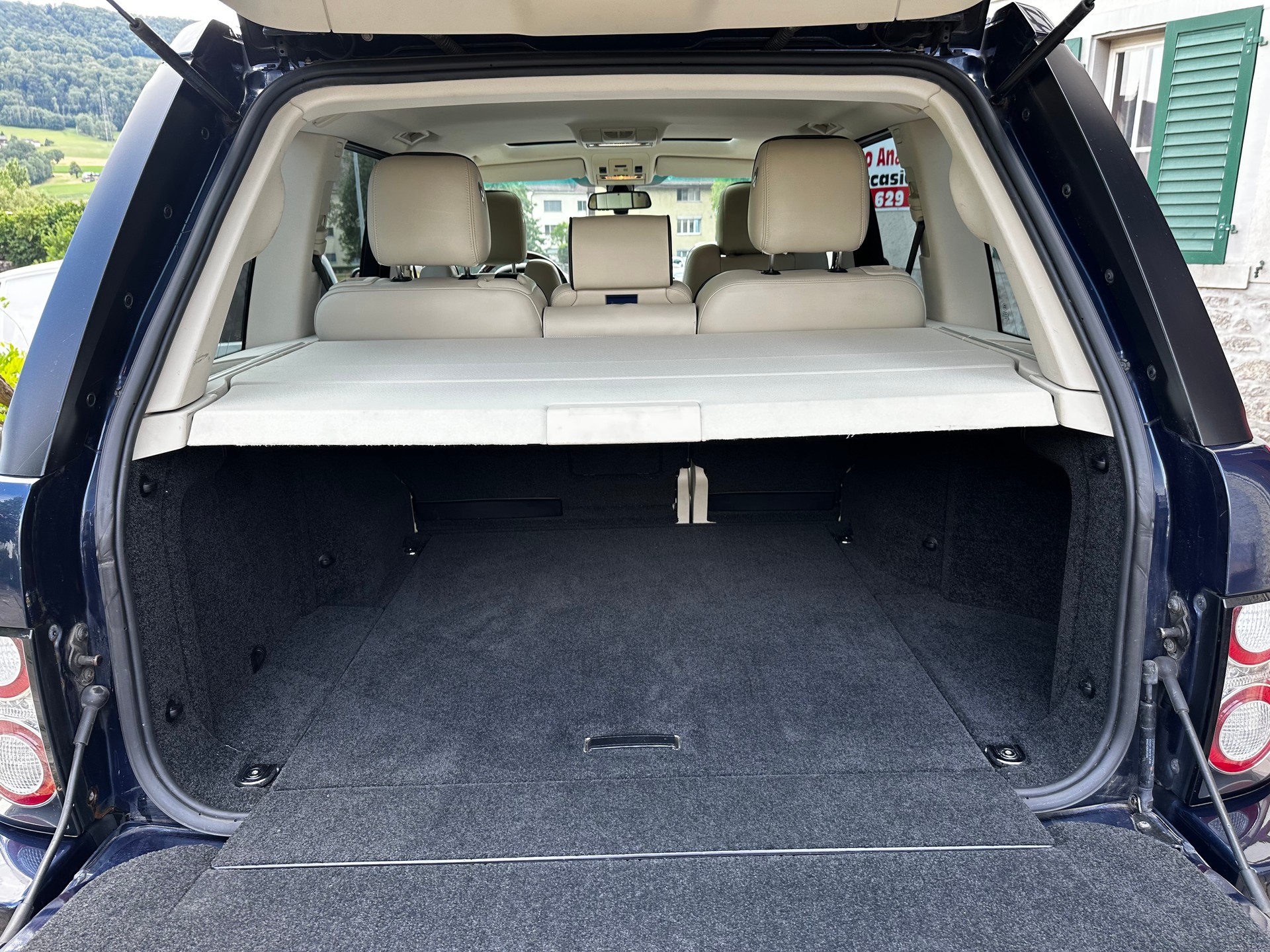 LAND ROVER Range Rover 4.4 TDV8 HSE Automatic-image-10