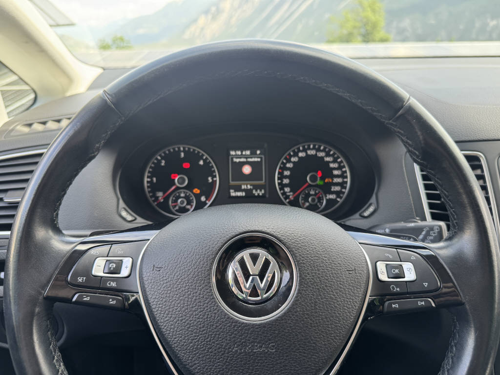 VW Sharan 2.0 TDI SCR Highline DSG 4m-image-17