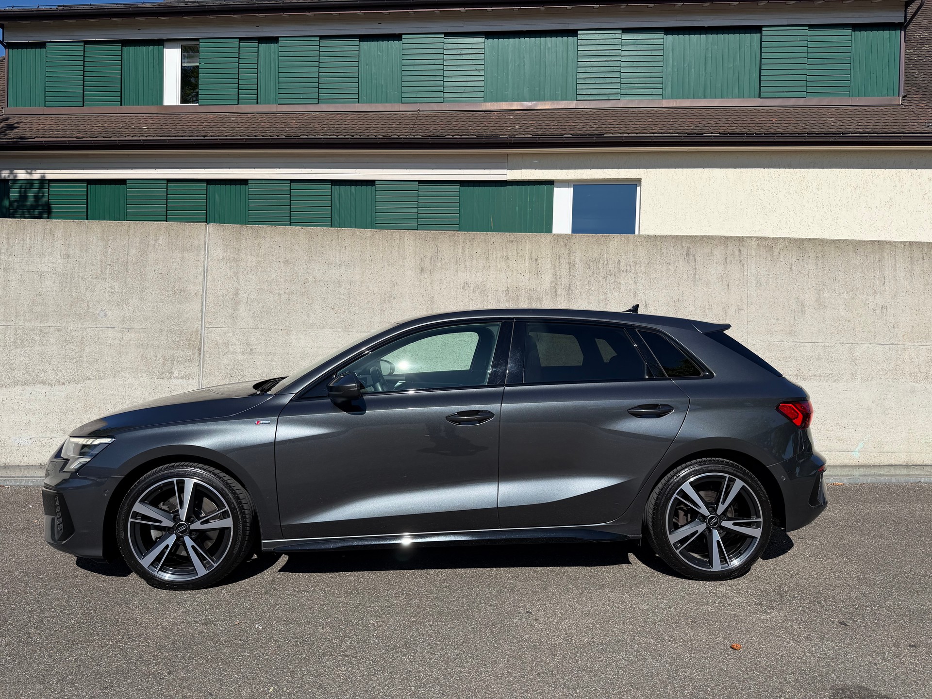 AUDI A3 Sportback 35 TFSI S line Attraction S-tronic-image-1