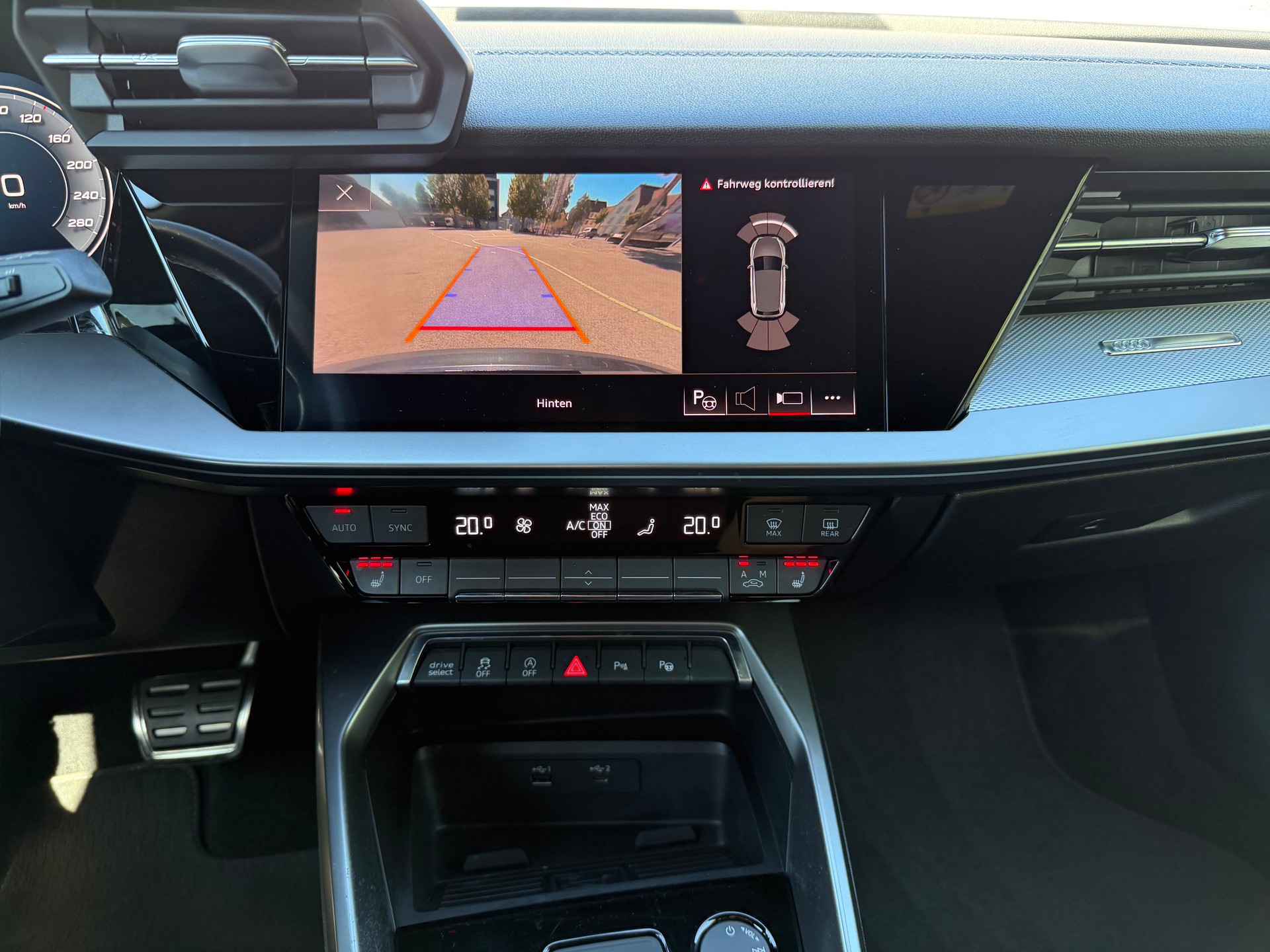 AUDI A3 Sportback 35 TFSI S line Attraction S-tronic-image-12