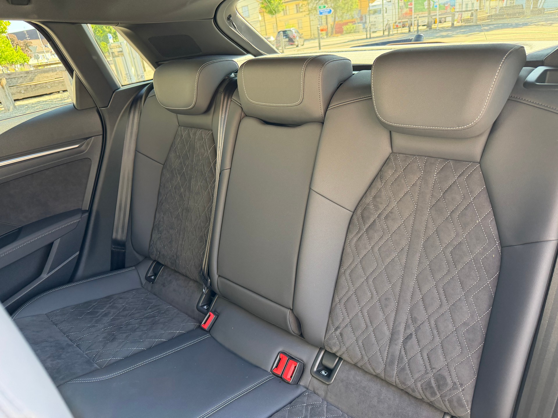 AUDI A3 Sportback 35 TFSI S line Attraction S-tronic-image-7