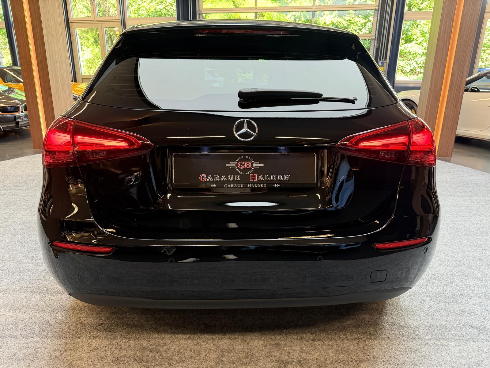 MERCEDES-BENZ A 180 d Night Star-image-6
