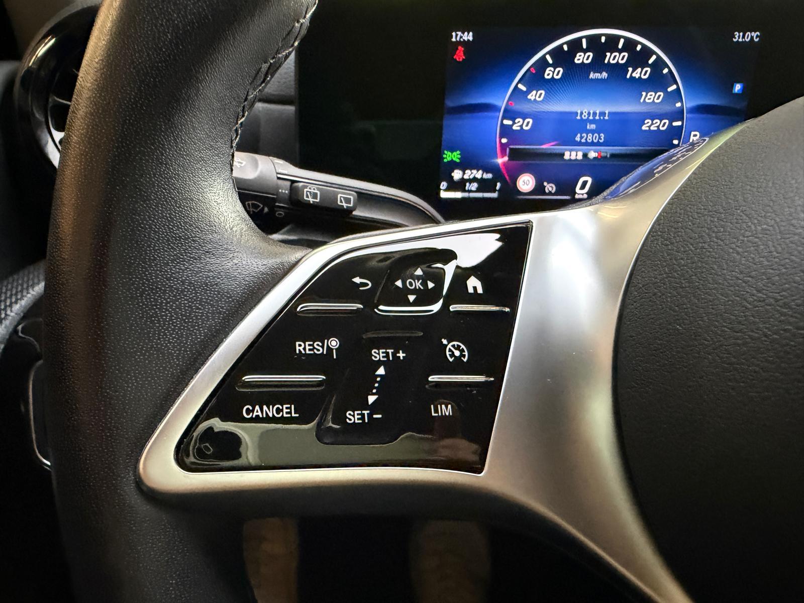 MERCEDES-BENZ A 180 d Night Star-image-25