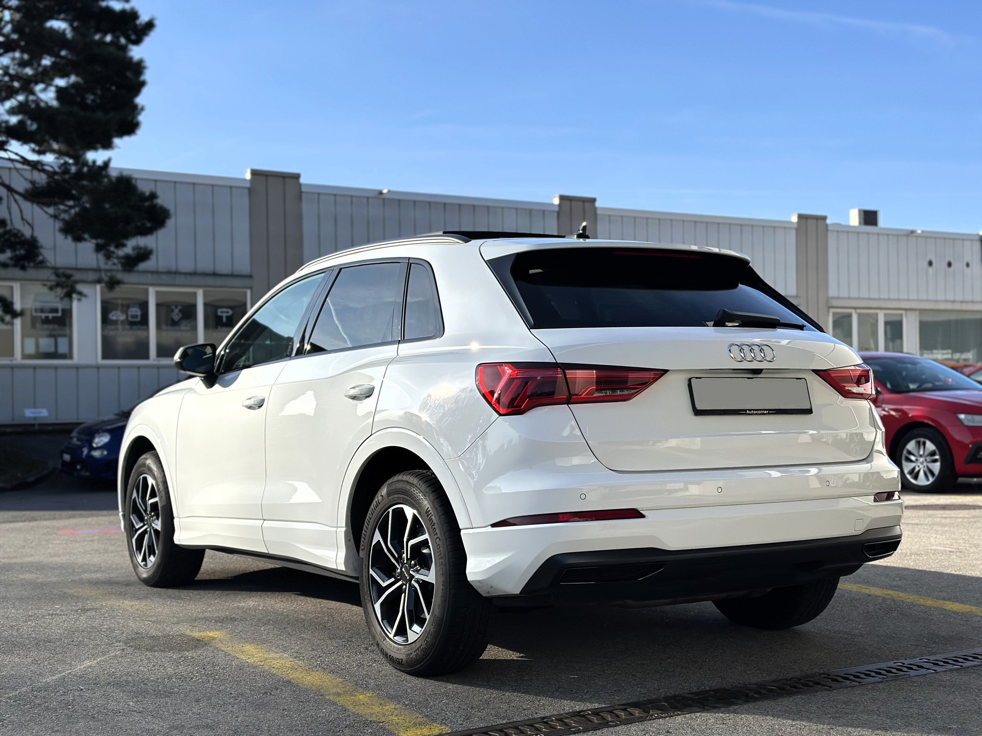 AUDI Q3 40 TFSI S line quattro S-tronic-image-3