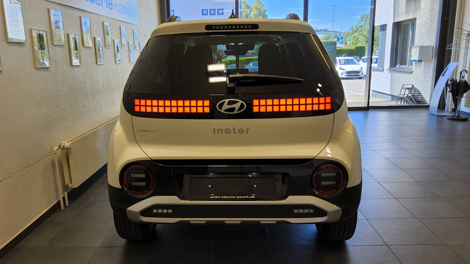 HYUNDAI Inster 49 kWh Electric Vertex-image-5