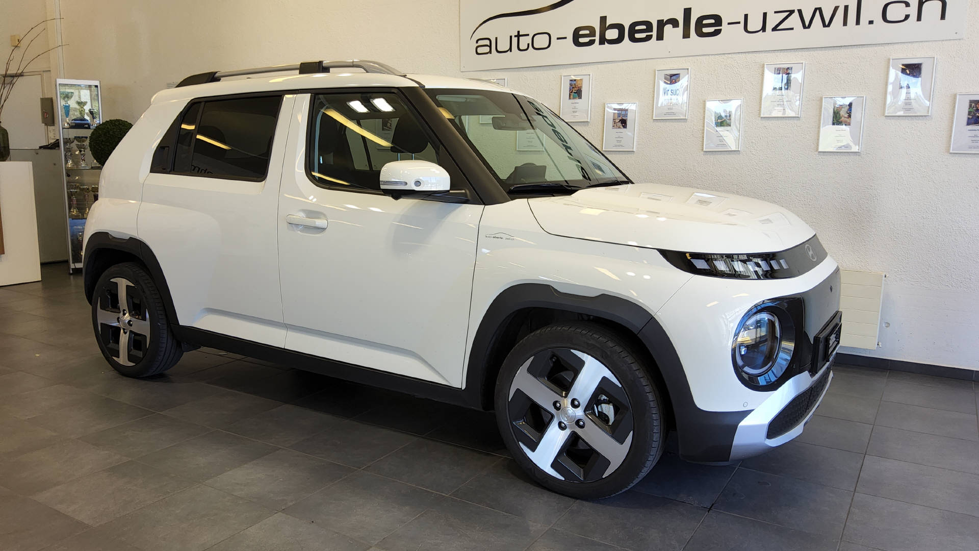 HYUNDAI Inster 49 kWh Electric Vertex-showroom-element-1
