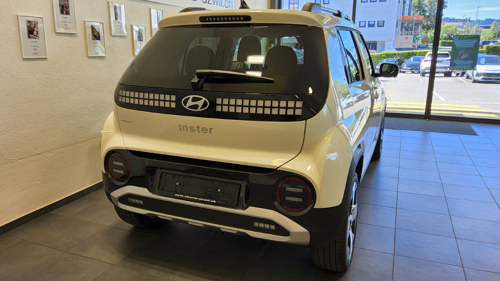 HYUNDAI Inster 49 kWh Electric Vertex-image-4