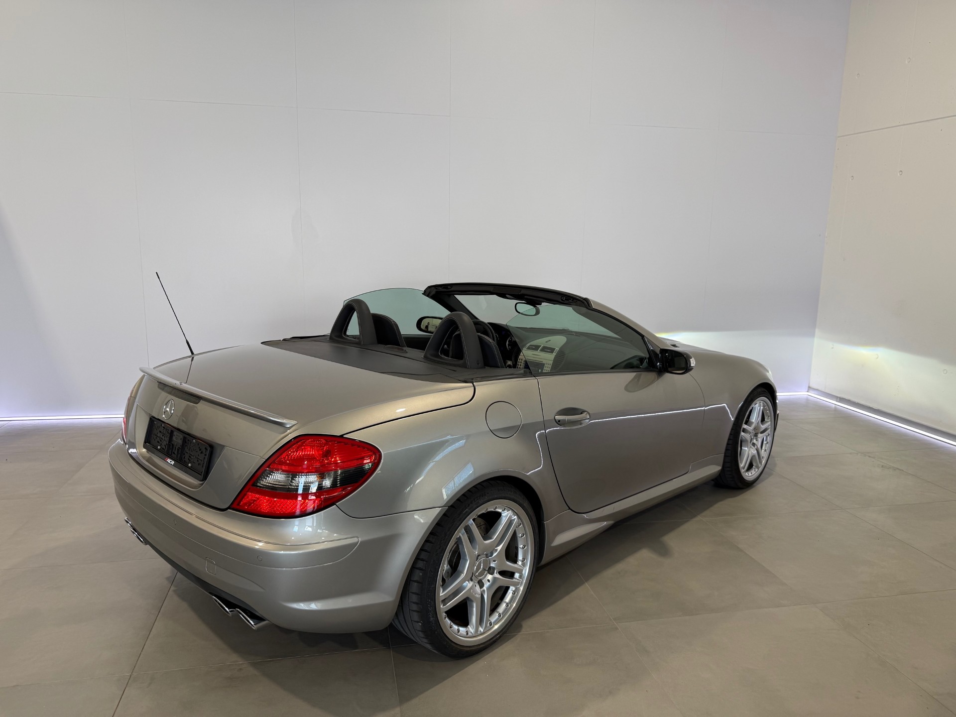 MERCEDES-BENZ SLK 55 AMG-image-7