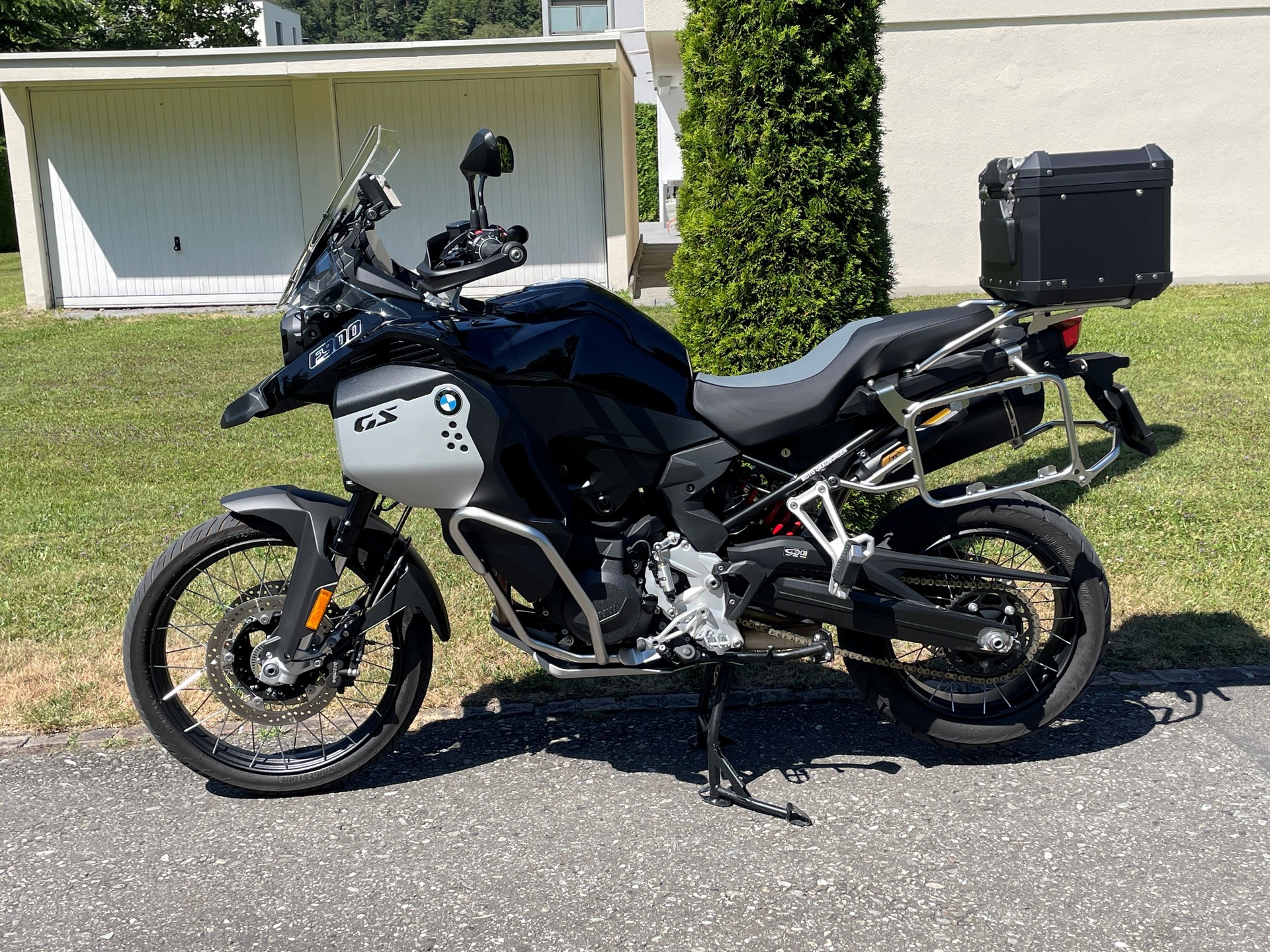 BMW F 900 GS Adventure-image-3