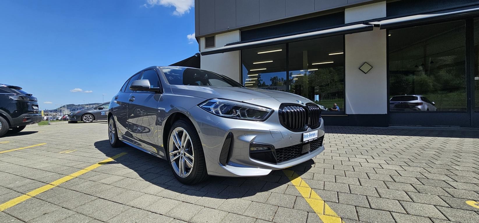 BMW 120i M Sport Steptronic-showroom-element-3