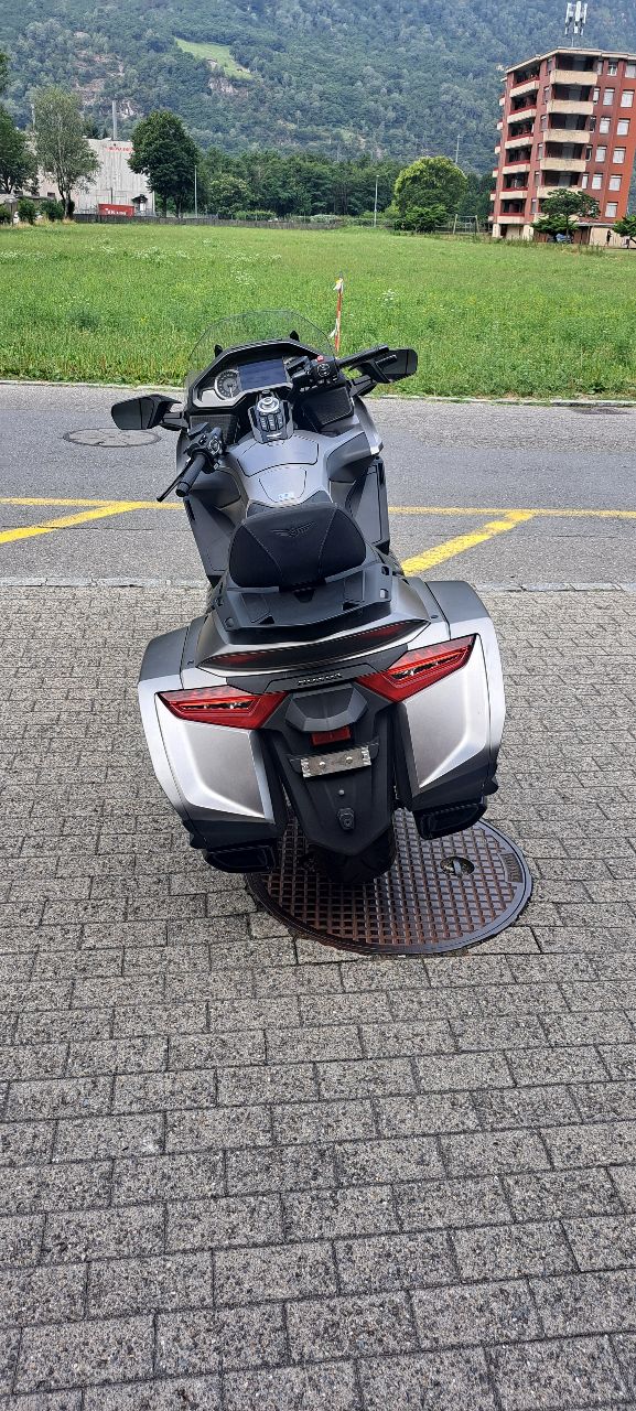 HONDA GL 1800 B Goldwing-image-3