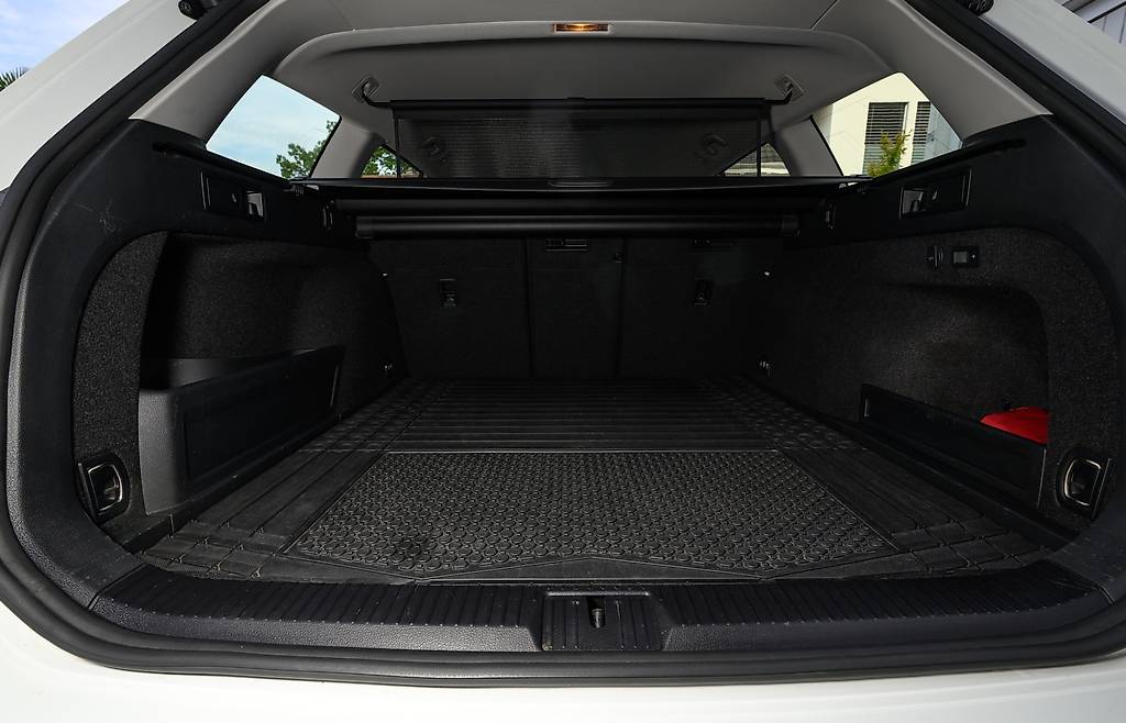 VW PASSAT-image-4
