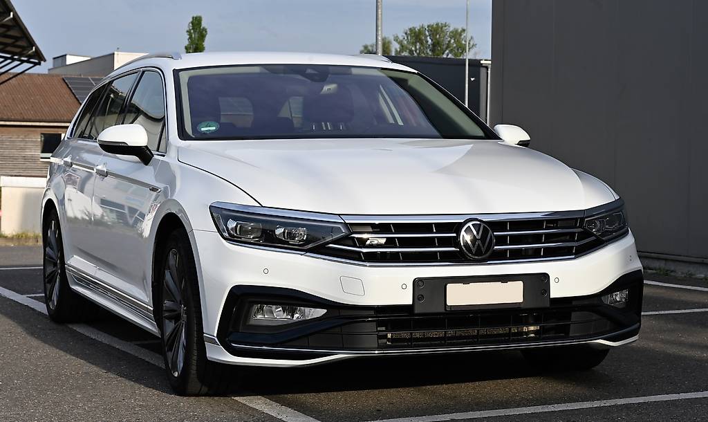 VW PASSAT-image-0