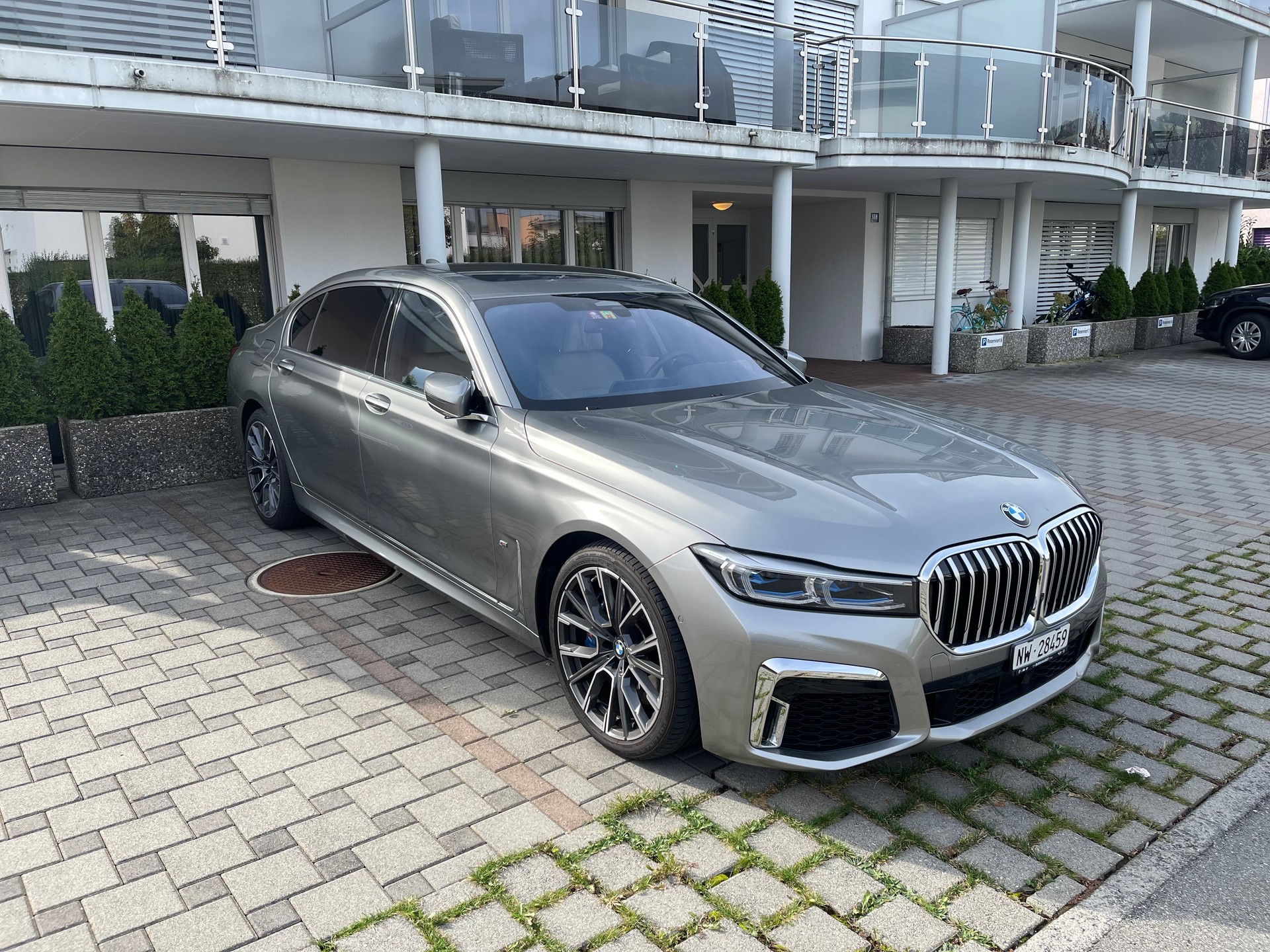 BMW 730Ld xDrive-image-0