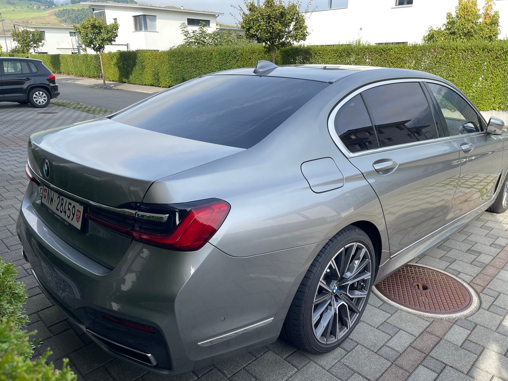 BMW 730Ld xDrive-image-3