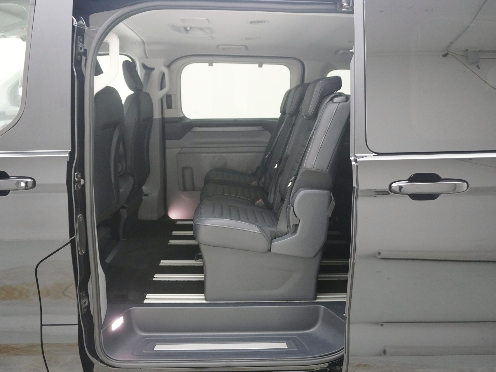 FORD Tourneo Custom 320 L1 2.0 TDCI 4x4 Titanium X-image-14
