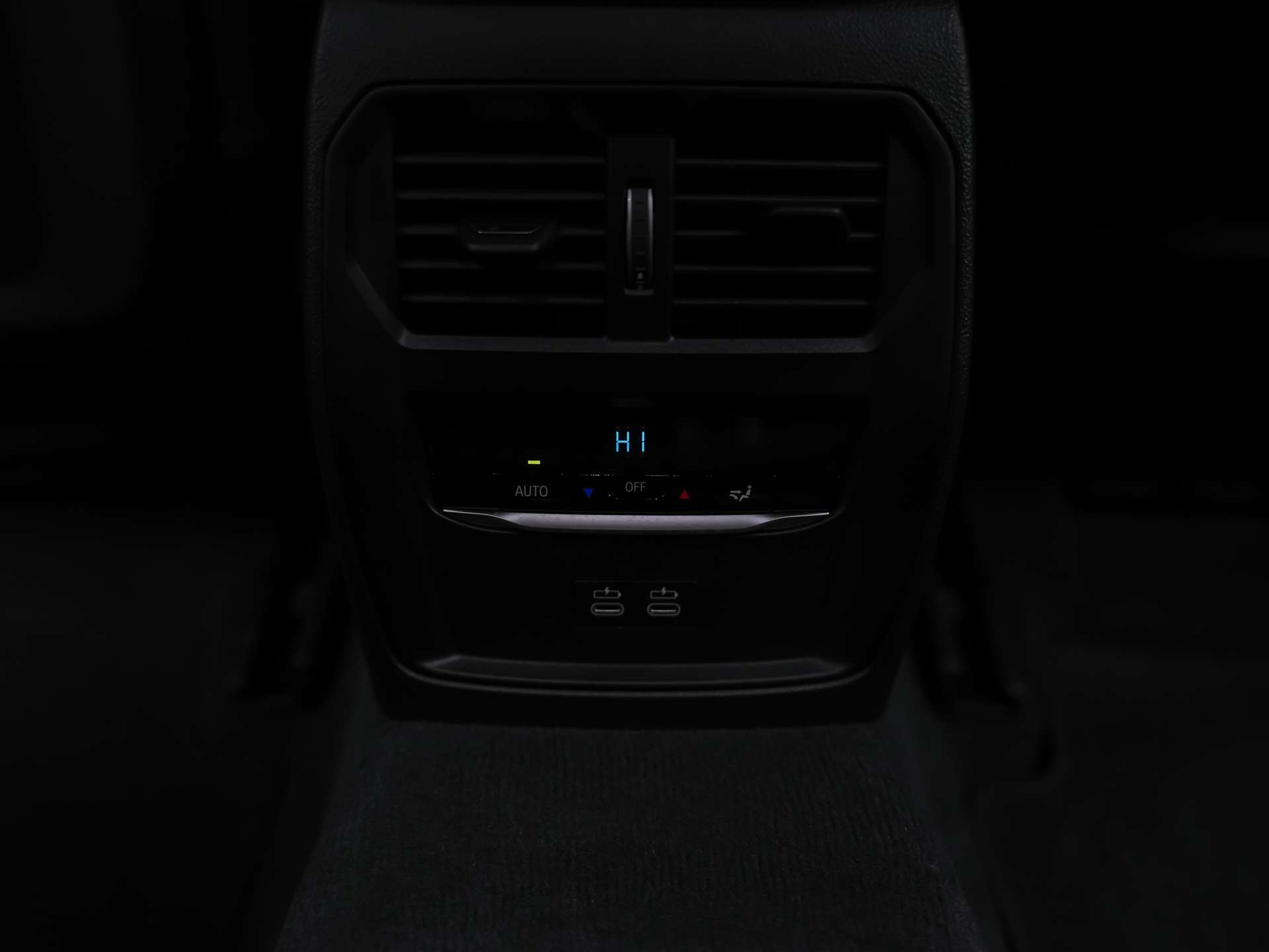 BMW 330i Touring xDrive Steptronic M Sport *Werksgarantie*Abstandsregler*Rückfahrkamera*-image-13