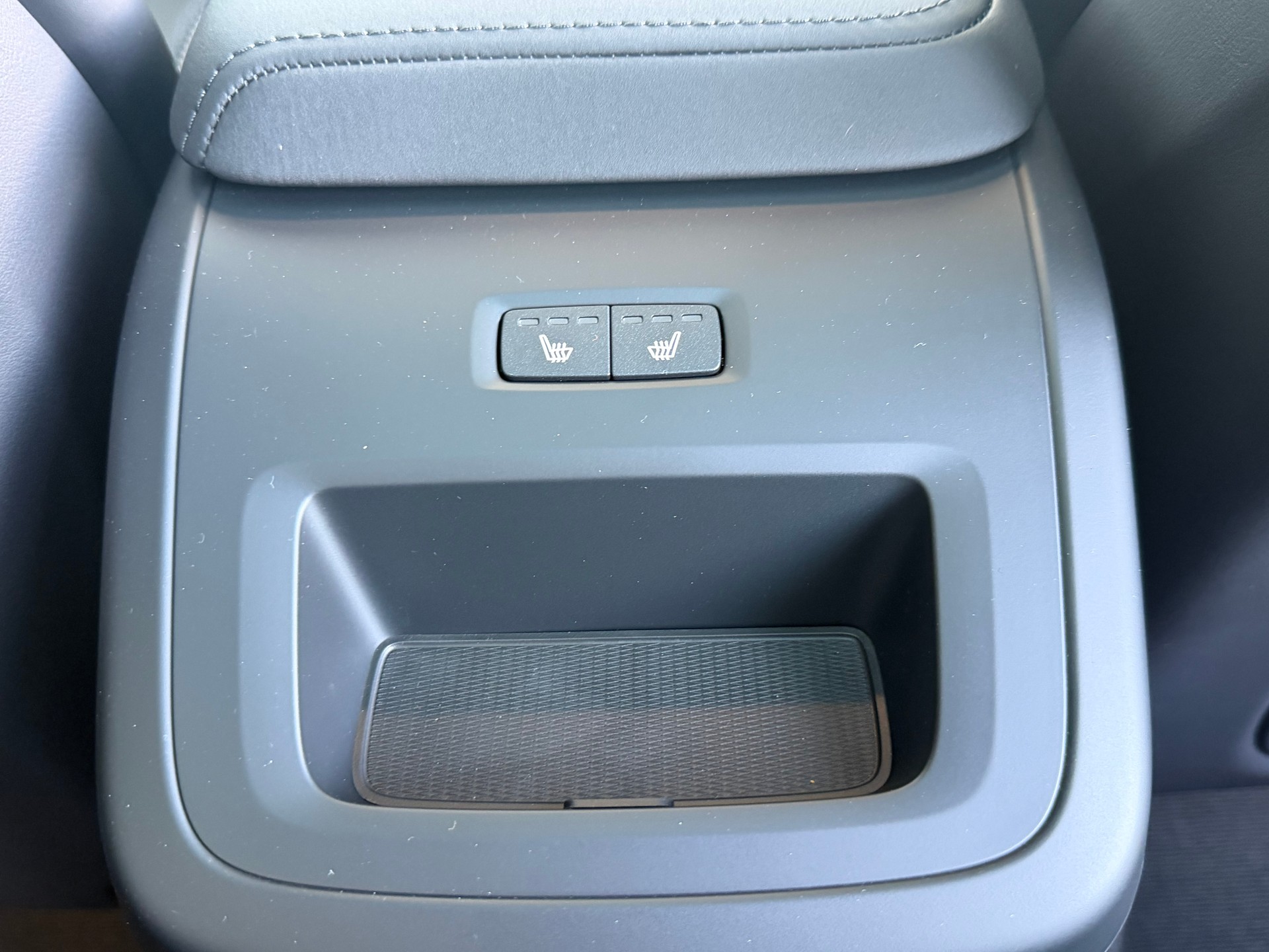 VOLVO XC60 T8 eAWD Ultra Dark Geartronic-image-6