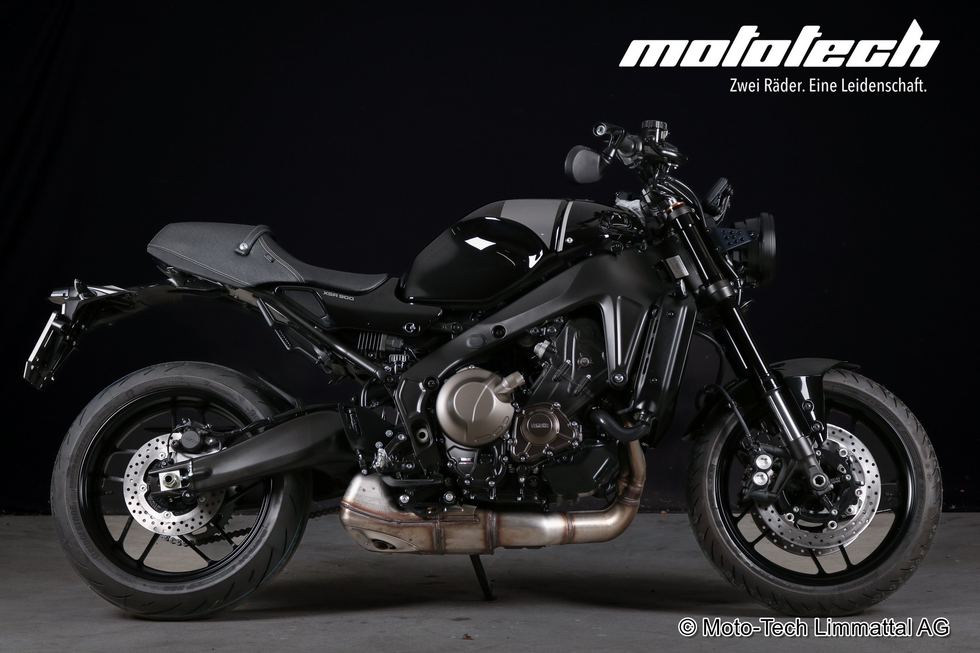 YAMAHA XSR 900-showroom-element-1