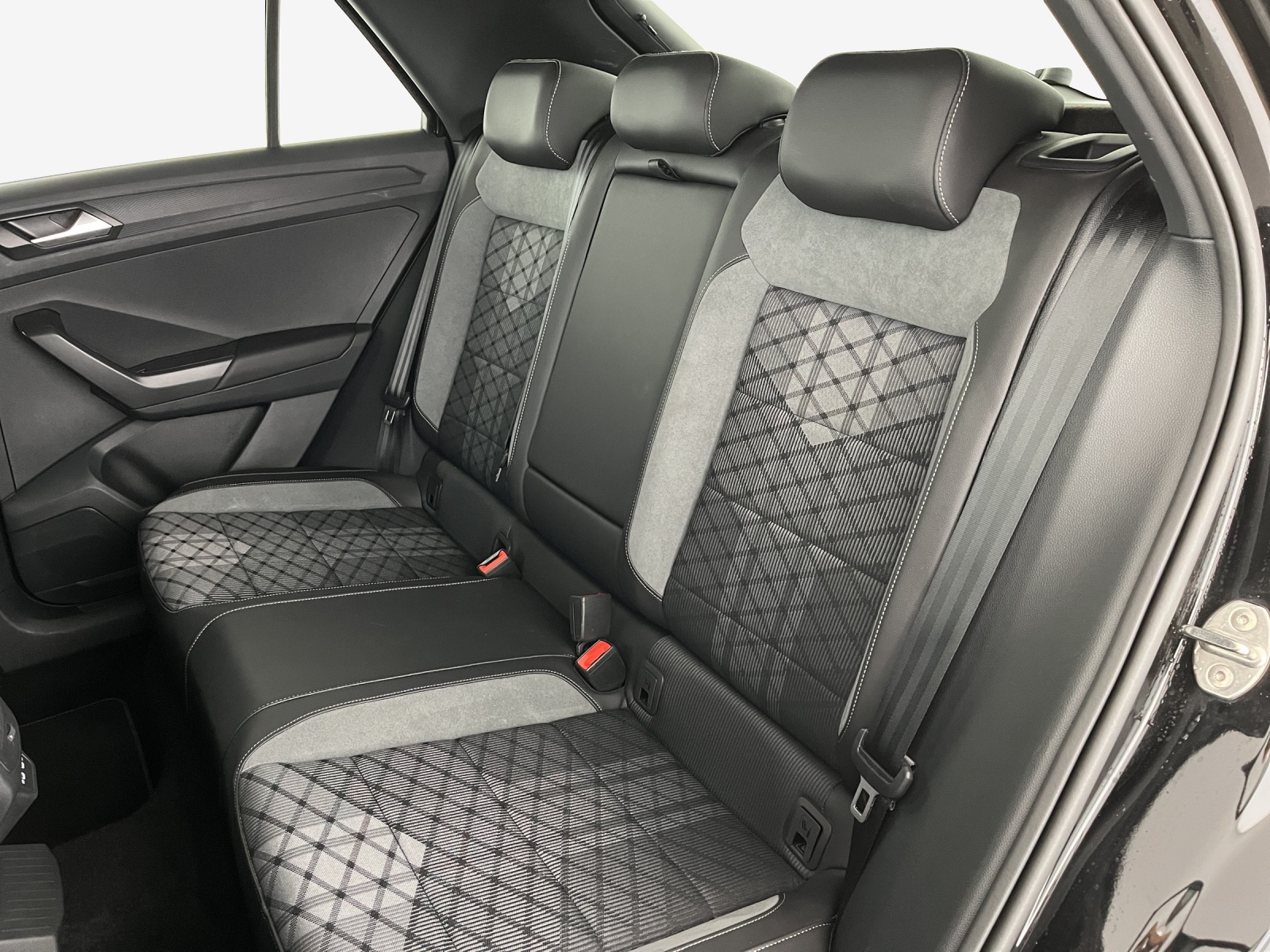VW T-Roc 2.0 TSI R-Line DSG 4Motion-image-11