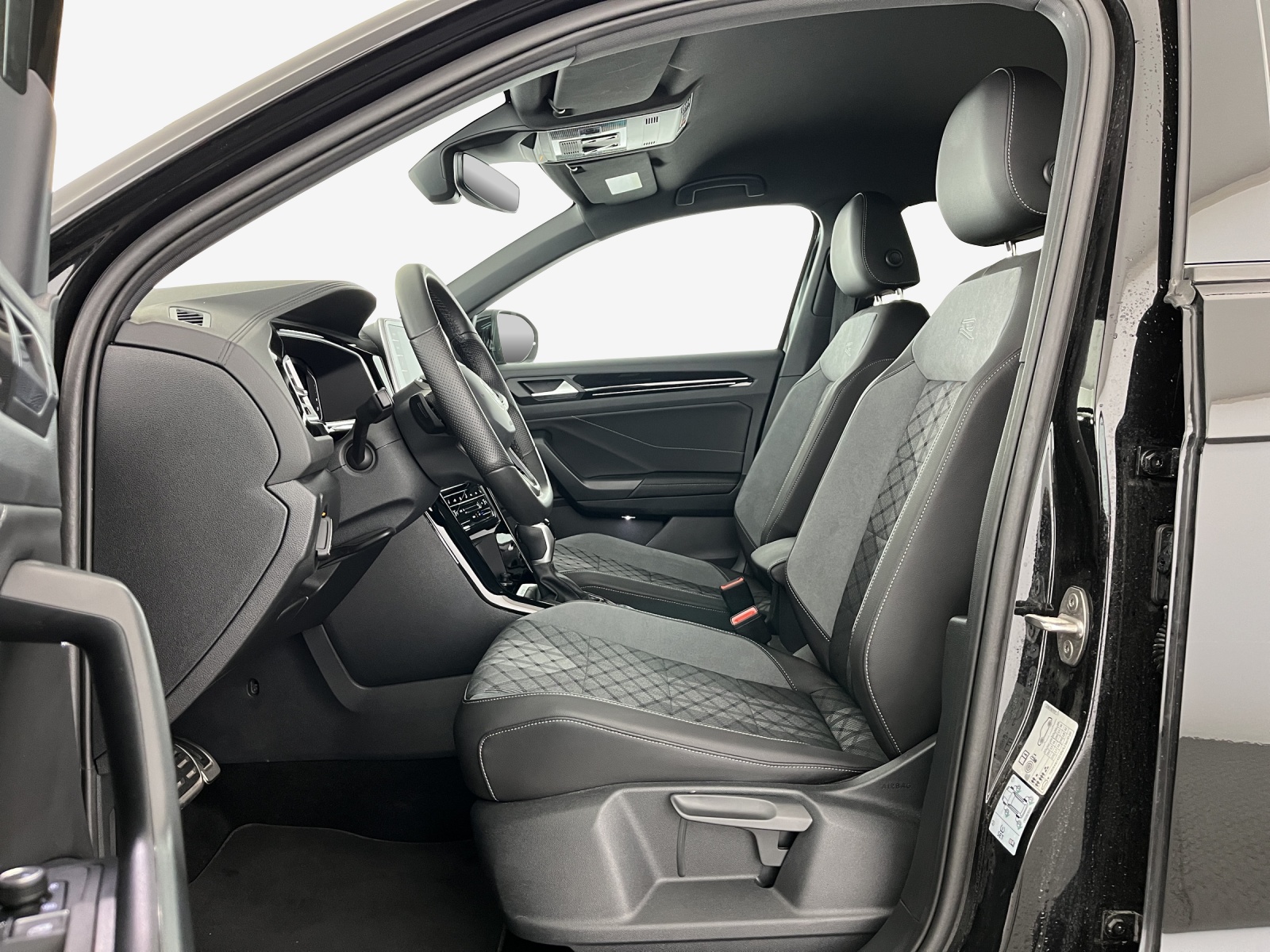VW T-Roc 2.0 TSI R-Line DSG 4Motion-image-7