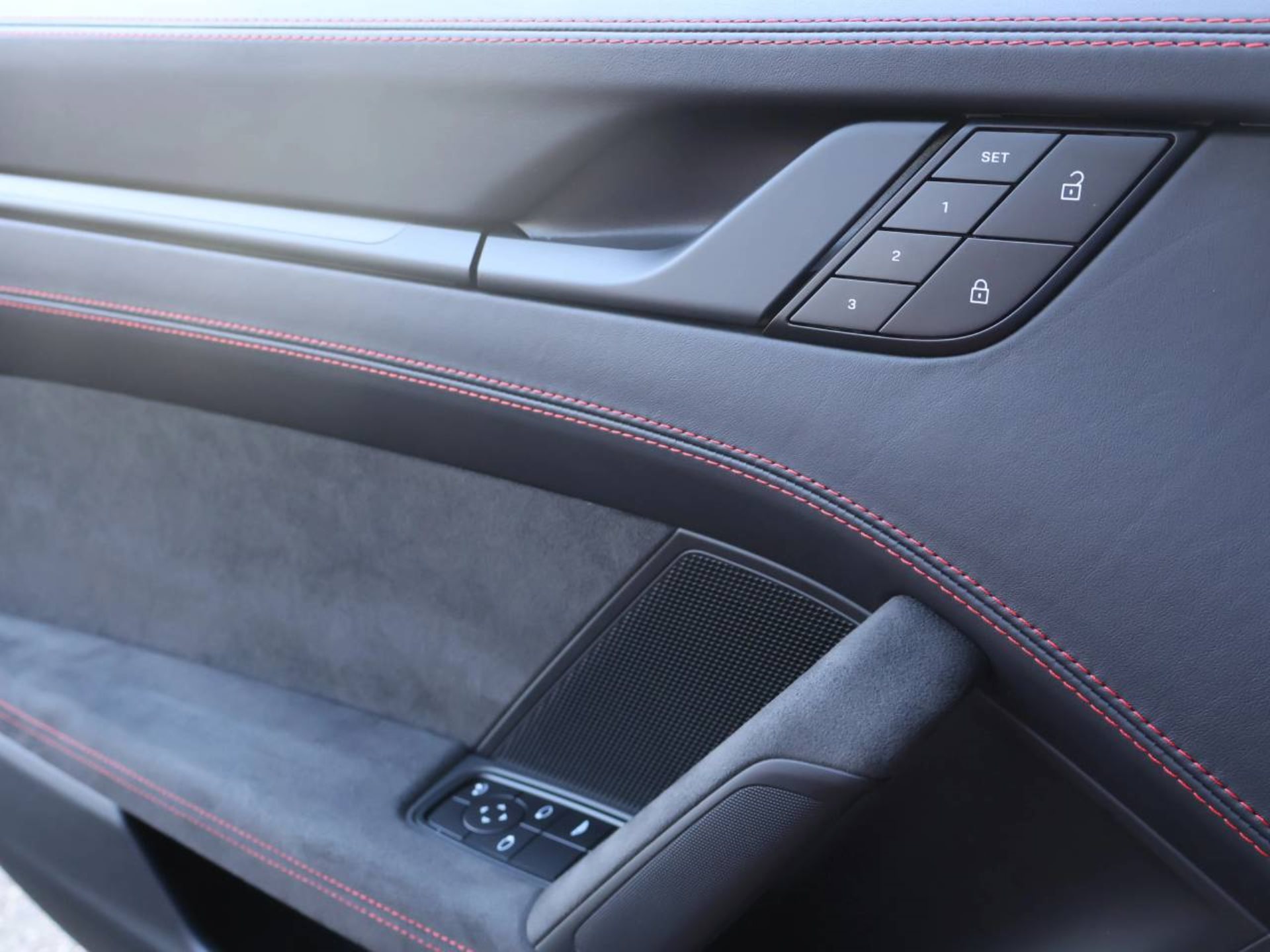 PORSCHE 911 Carrera GTS Cabriolet-image-23