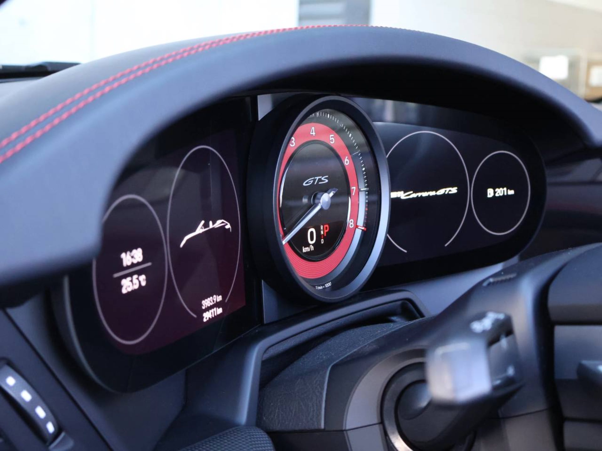 PORSCHE 911 Carrera GTS Cabriolet-image-13