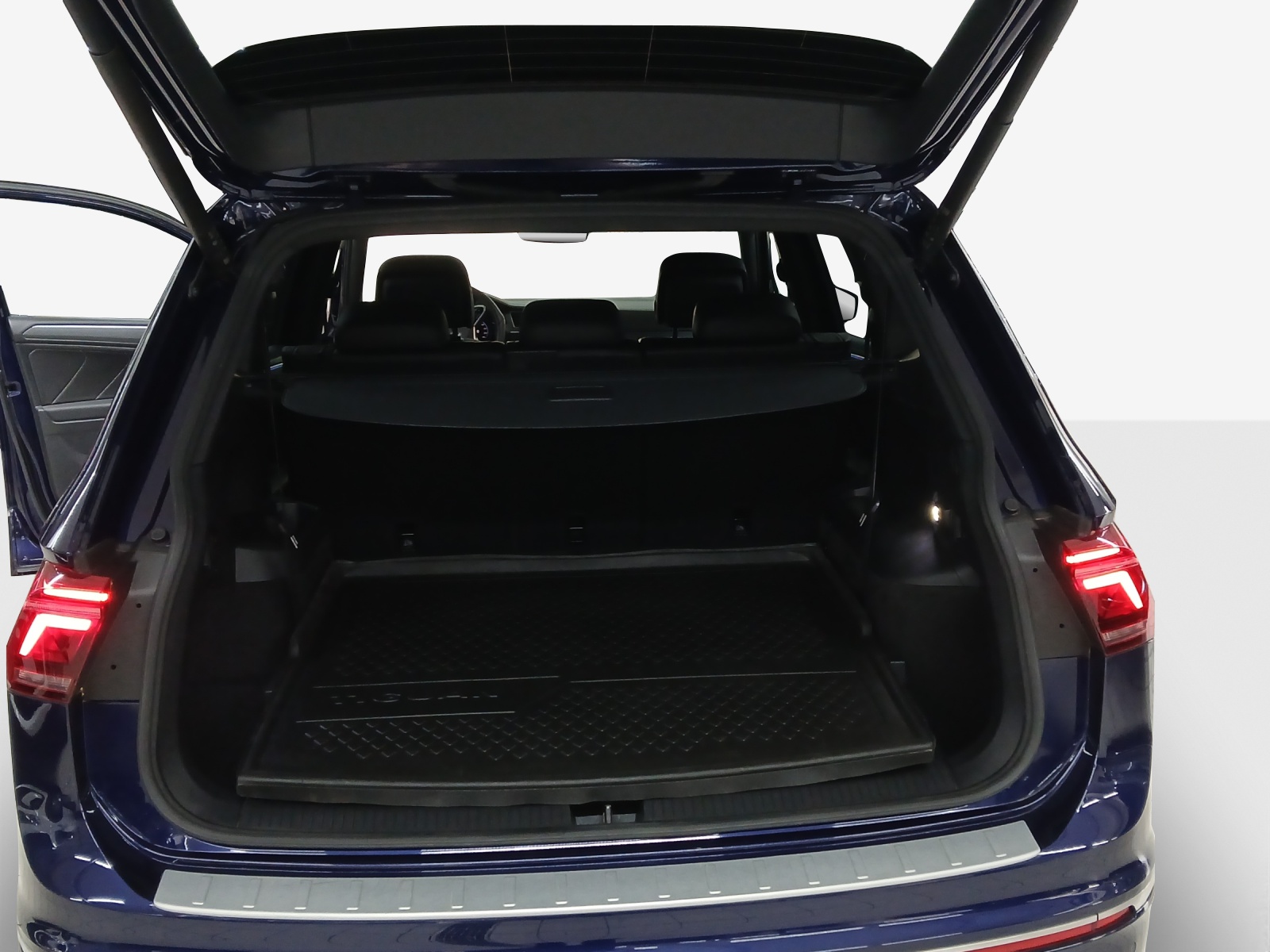 VW Tiguan Allspace 2.0TSI R-Line 4Motion DSG-image-12