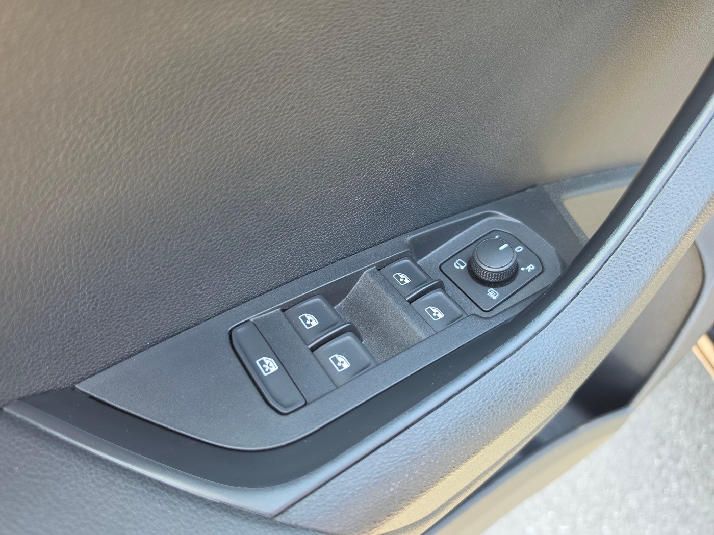 SKODA Karoq 2.0 TDI CR Ambition 4x4-image-14