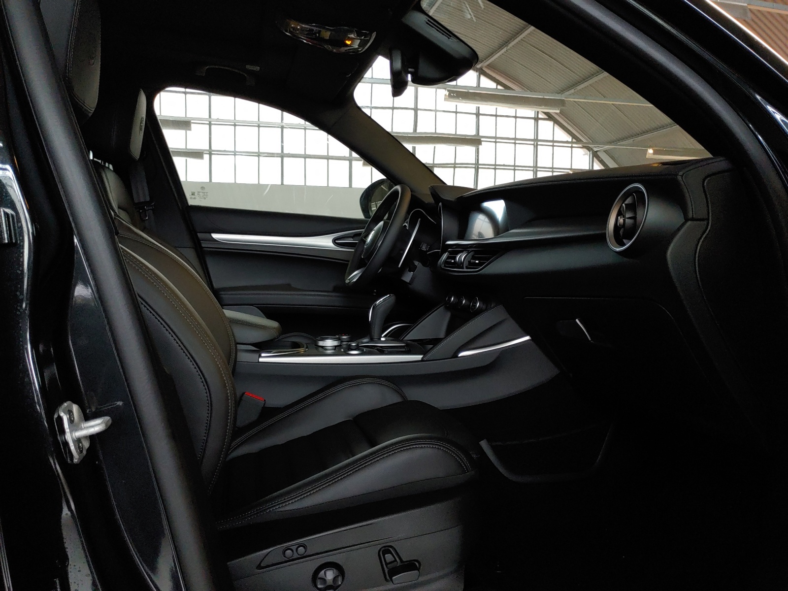 ALFA ROMEO Stelvio 2.2JTDM Veloce Q4Automatic-image-9