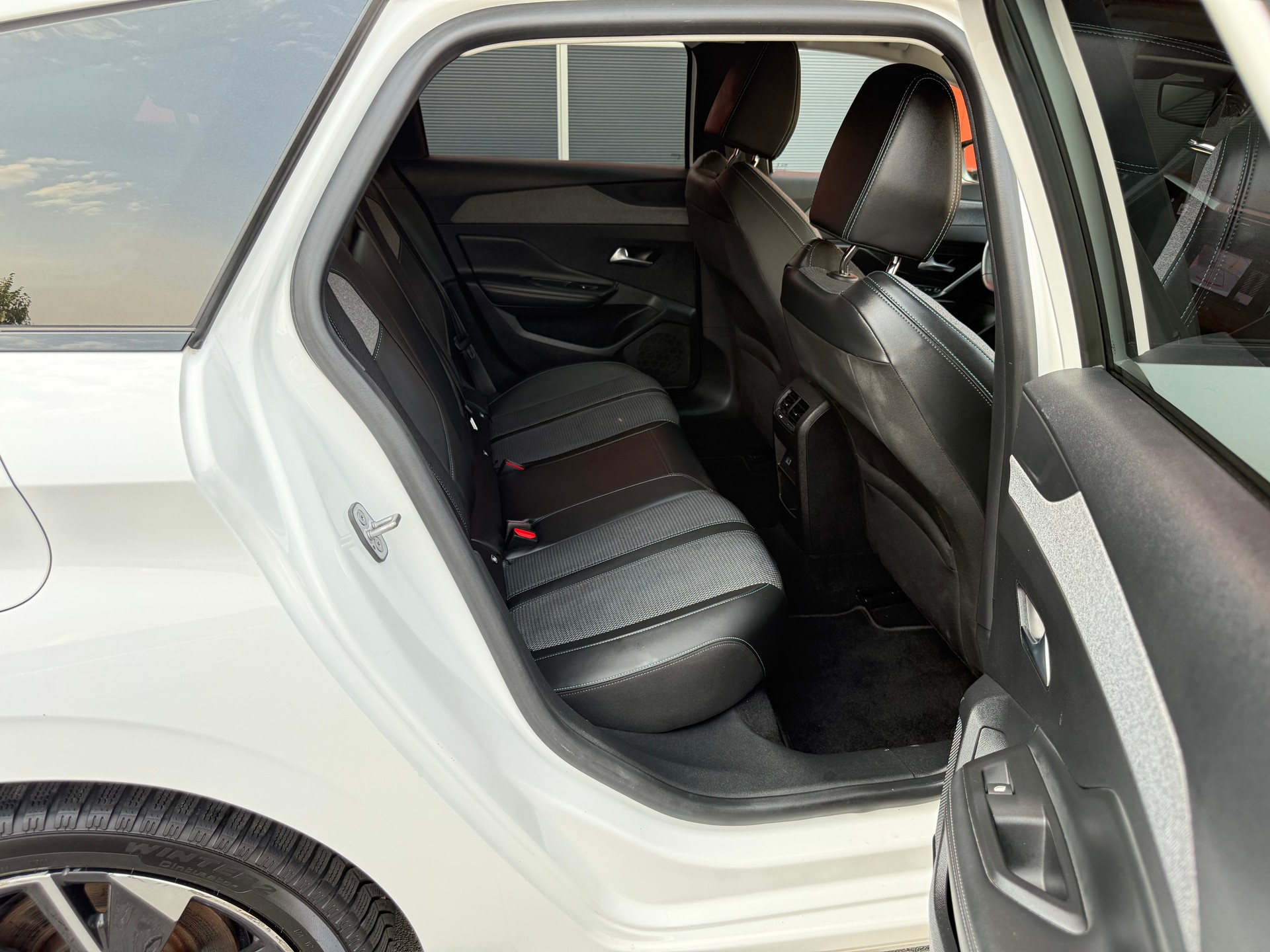 PEUGEOT 308 SW 1.5 BlueHDI Allure Pack EAT8-image-10