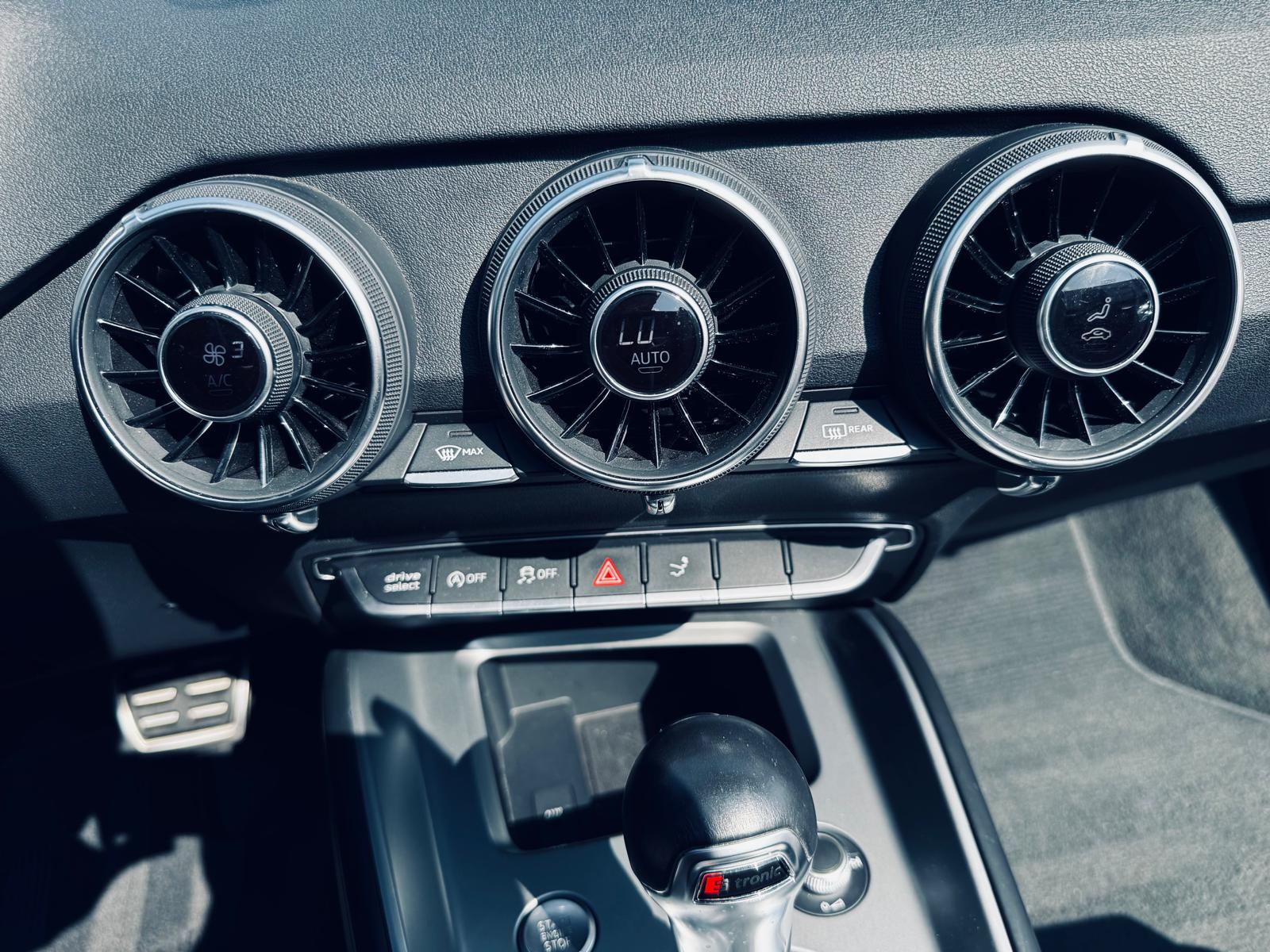 AUDI TT Roadster 1.8 TFSI S-tronic-image-13