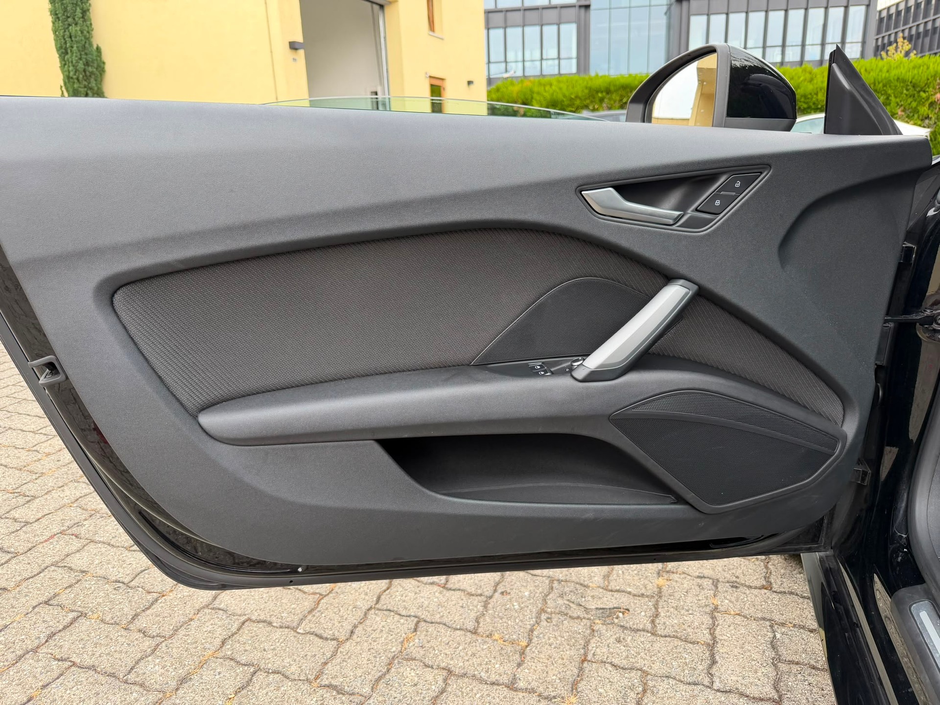 AUDI TT Roadster 1.8 TFSI S-tronic-image-16