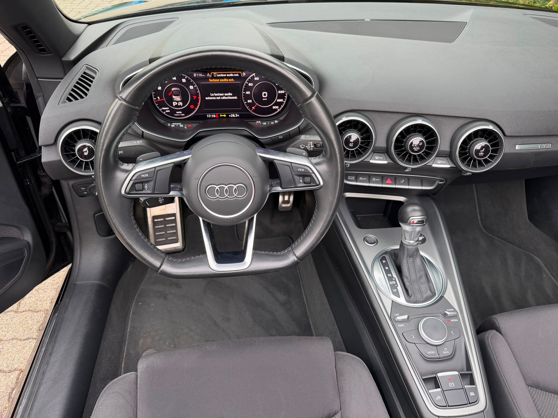 AUDI TT Roadster 1.8 TFSI S-tronic-image-12