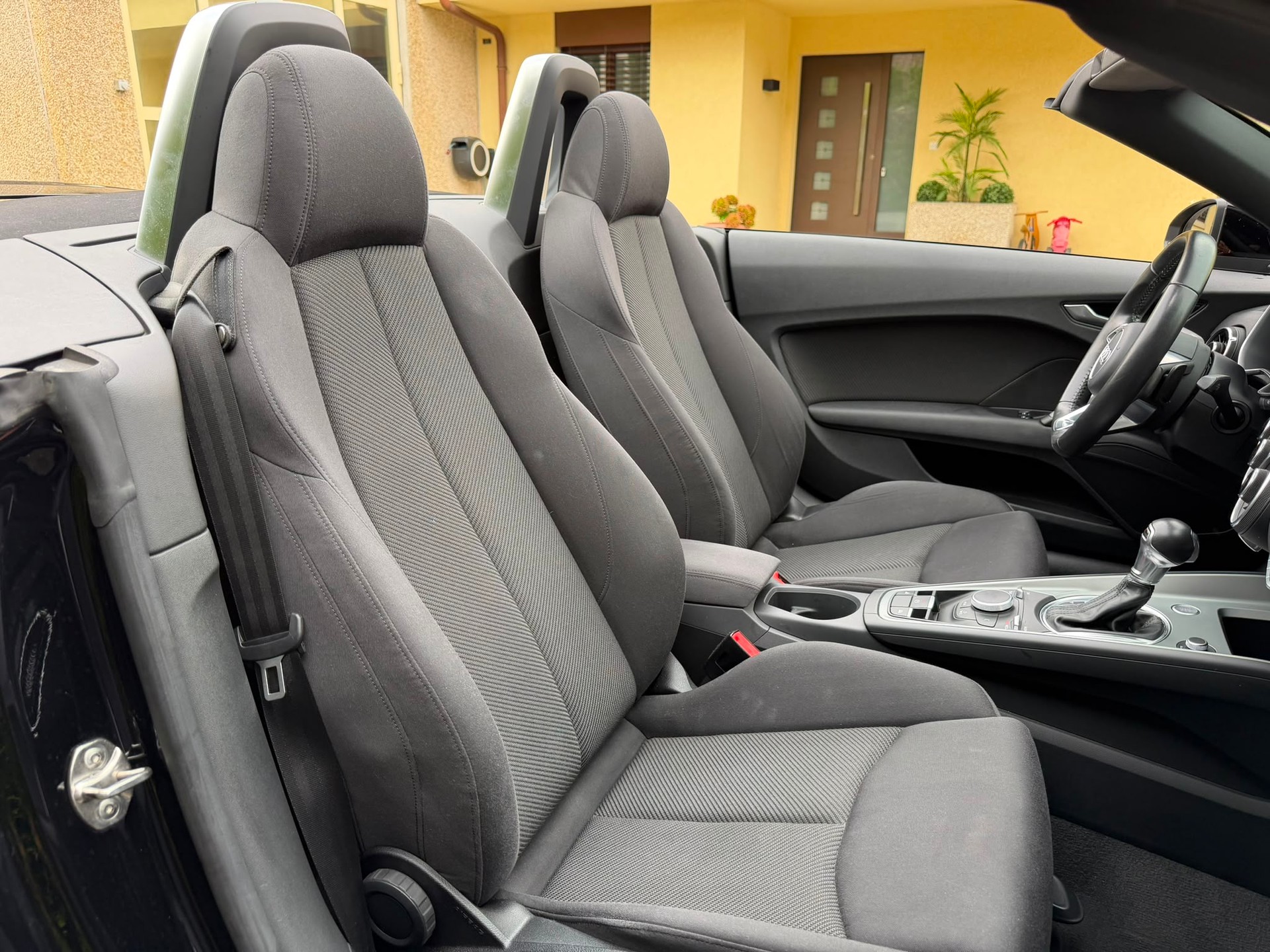 AUDI TT Roadster 1.8 TFSI S-tronic-image-11