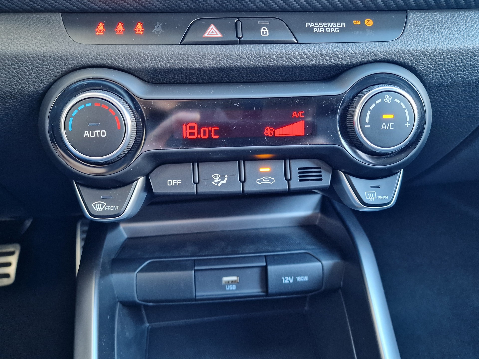 KIA Stonic 1.0 T-GDI GT-Line DCT-image-11