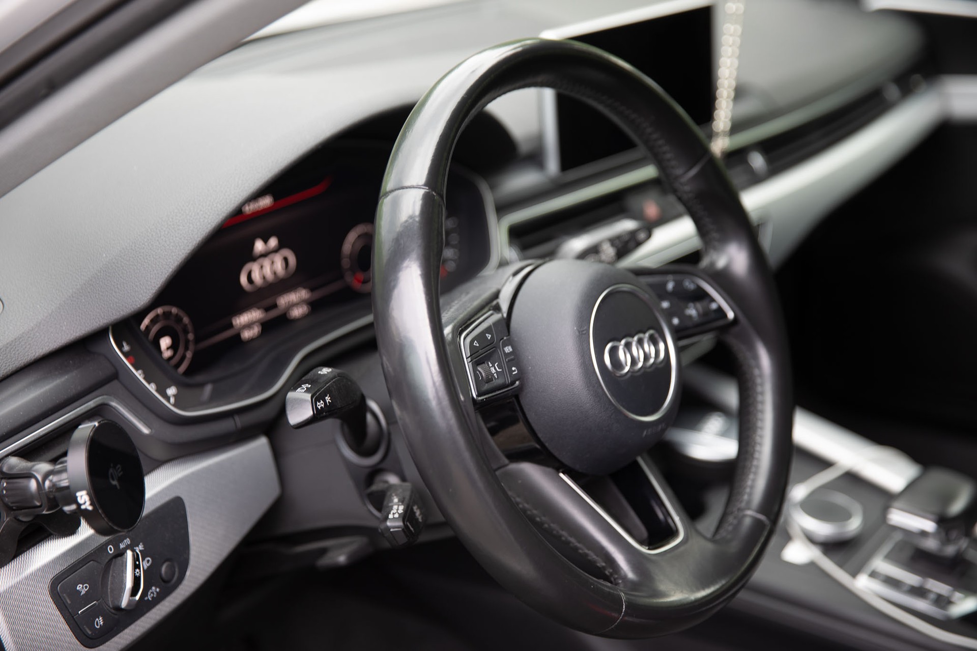 AUDI 2.0 TFSI 190 ultra S-Tronic-image-2