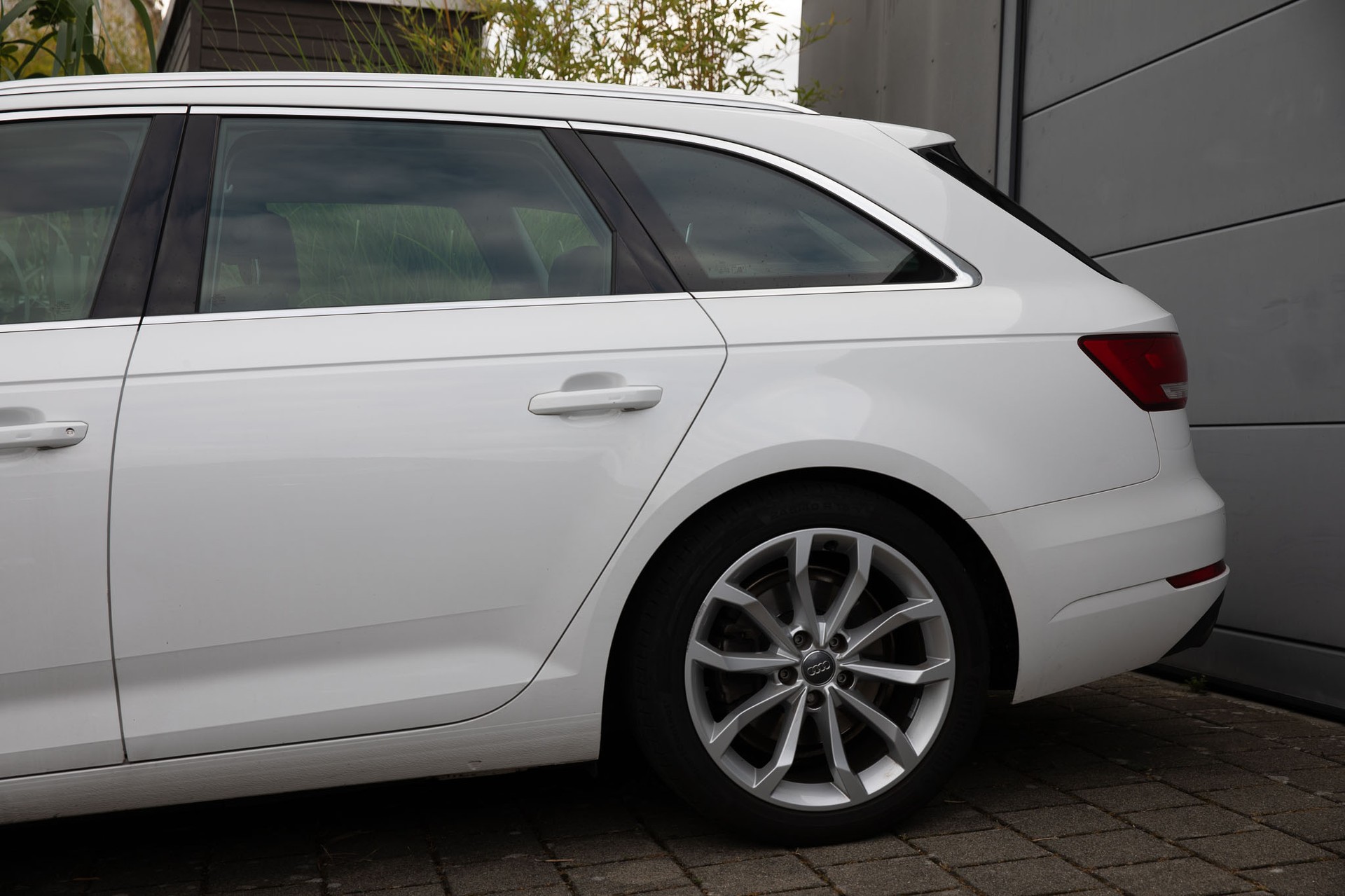 AUDI 2.0 TFSI 190 ultra S-Tronic-image-4
