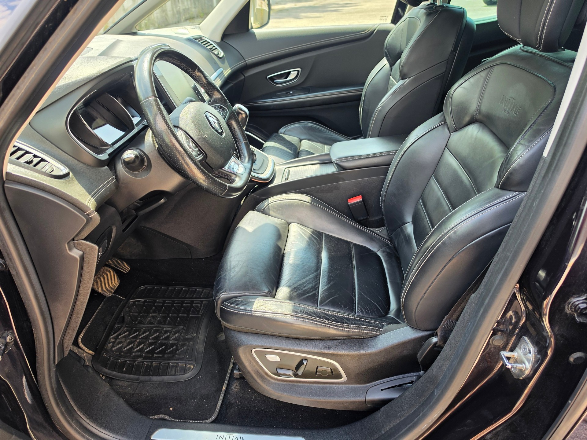 RENAULT Scénic 1.3 16V Turbo Initiale Paris EDC-image-8
