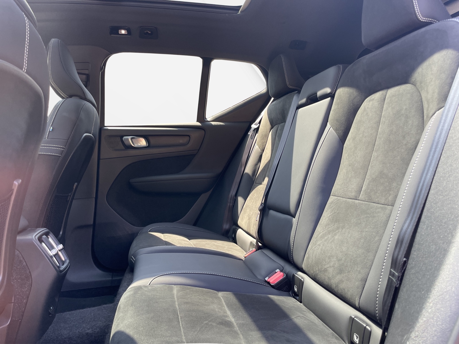 VOLVO XC40 P8 Twin Ultimate AWD-image-13