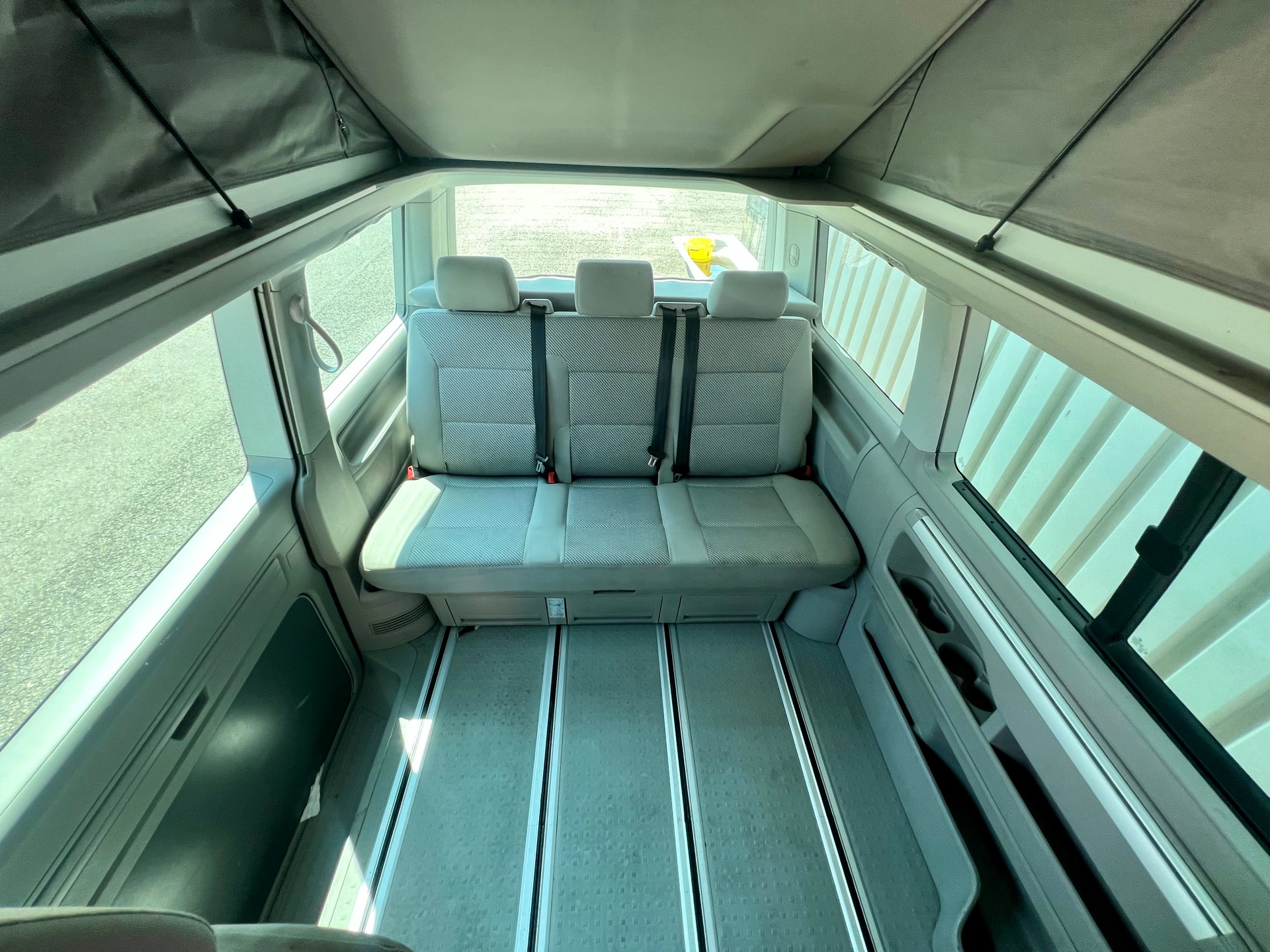 VW T6 California 2.0 TDI Beach Liberty 4Motion DSG by Nutzfahrzeugcenter Seetal-image-13