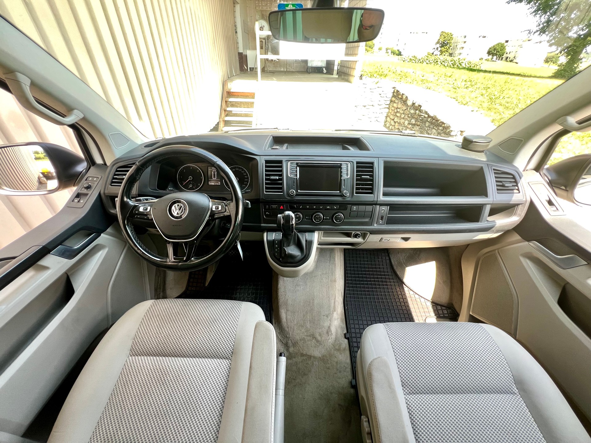 VW T6 California 2.0 TDI Beach Liberty 4Motion DSG by Nutzfahrzeugcenter Seetal-image-12