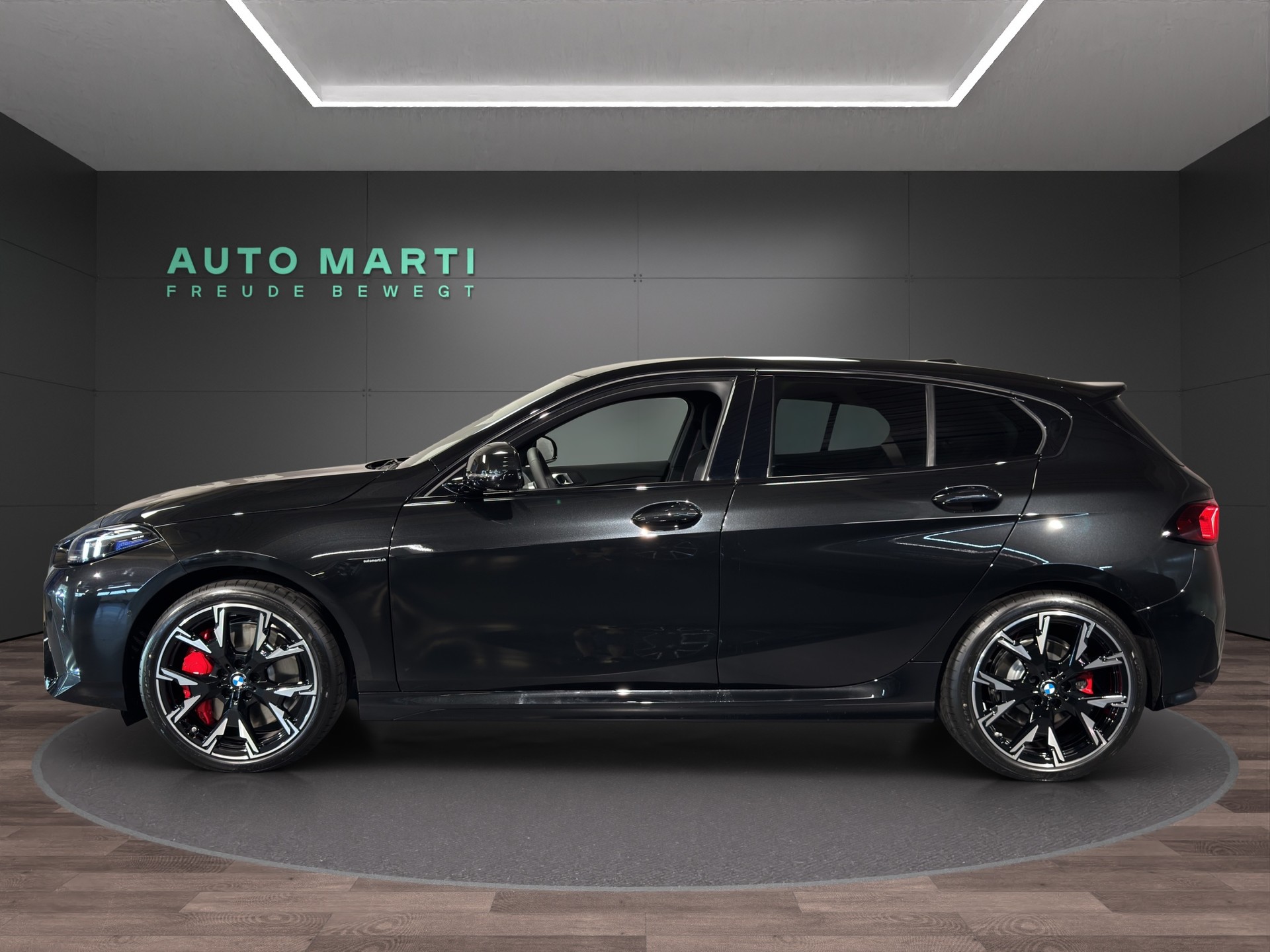 BMW 123 xDrive-image-1