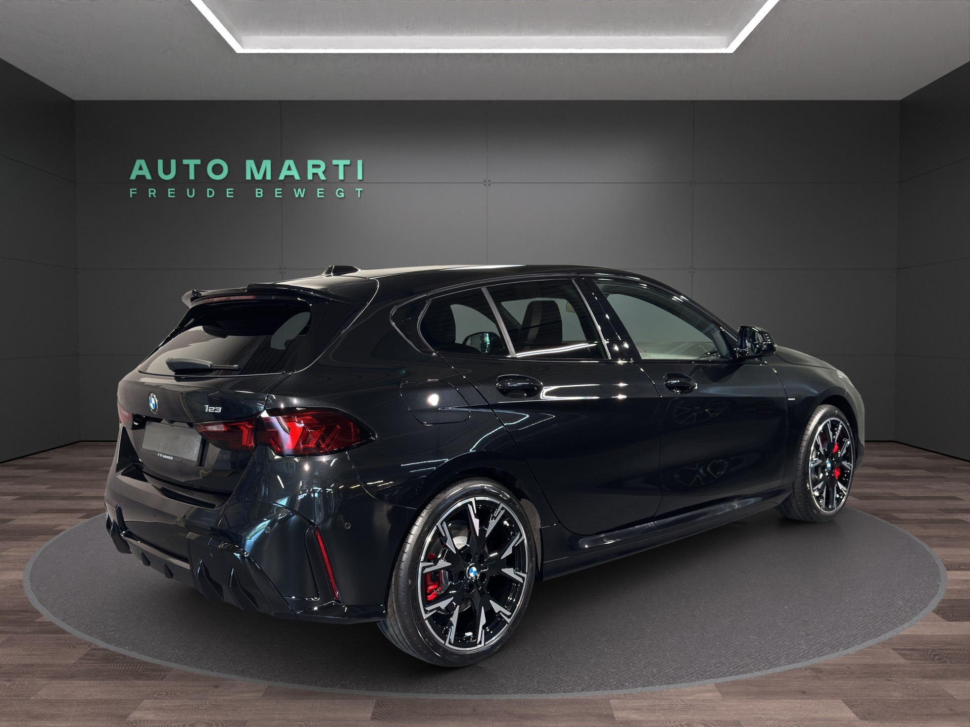 BMW 123 xDrive-image-3