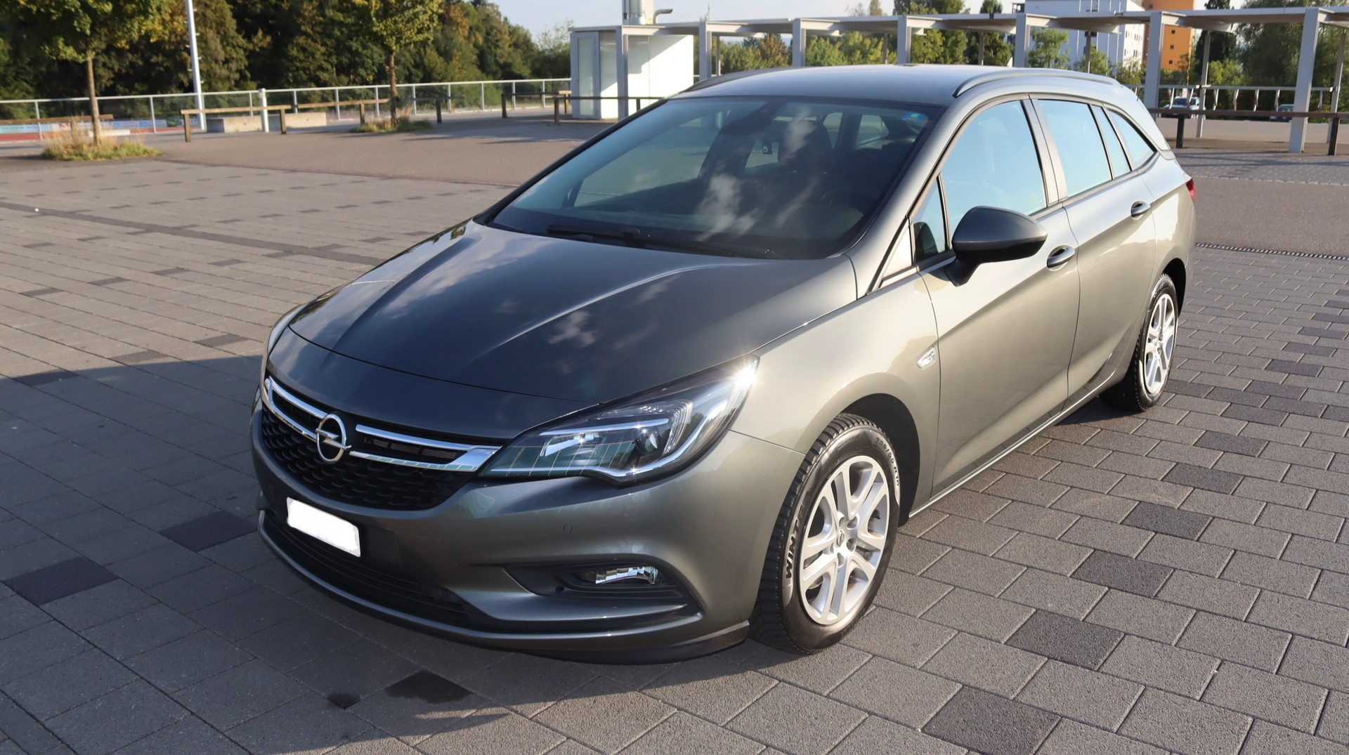 OPEL ASTRA Sports Tourer 1.6 CDTi Enjoy Automatic-image-0