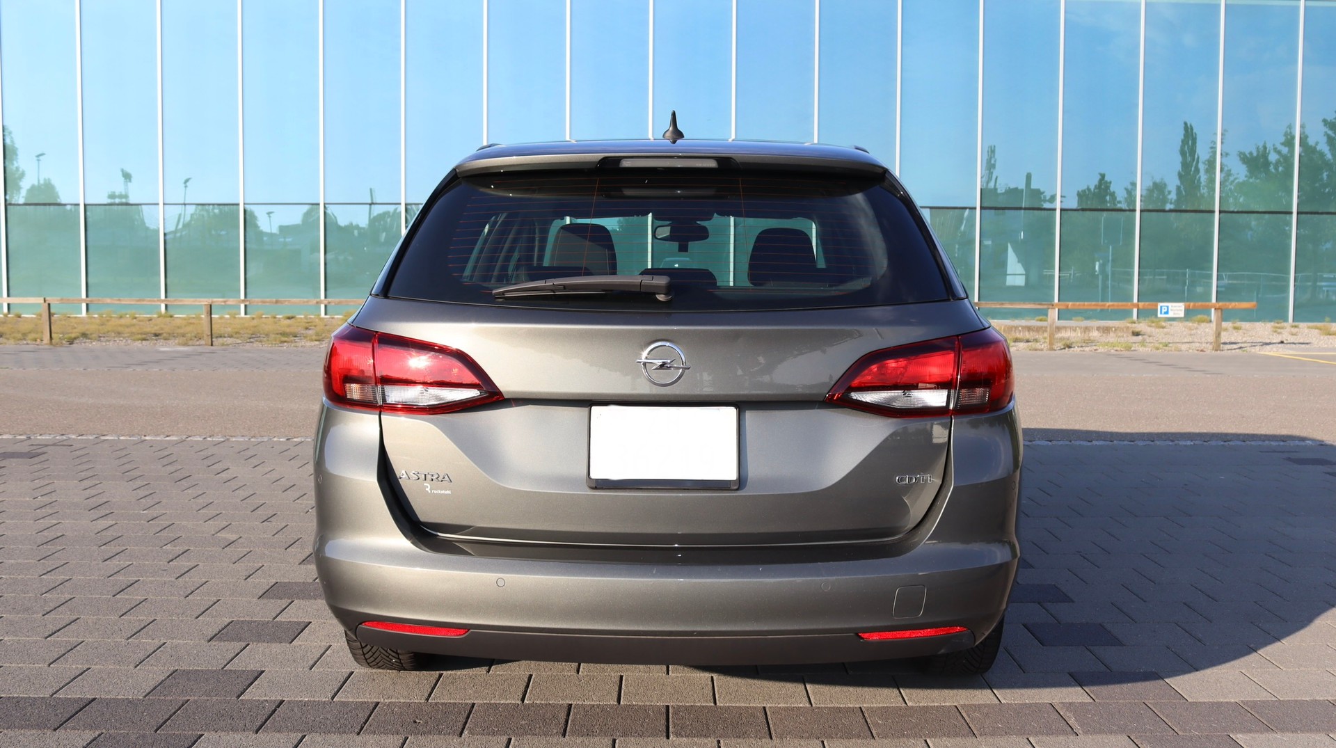 OPEL ASTRA Sports Tourer 1.6 CDTi Enjoy Automatic-image-3